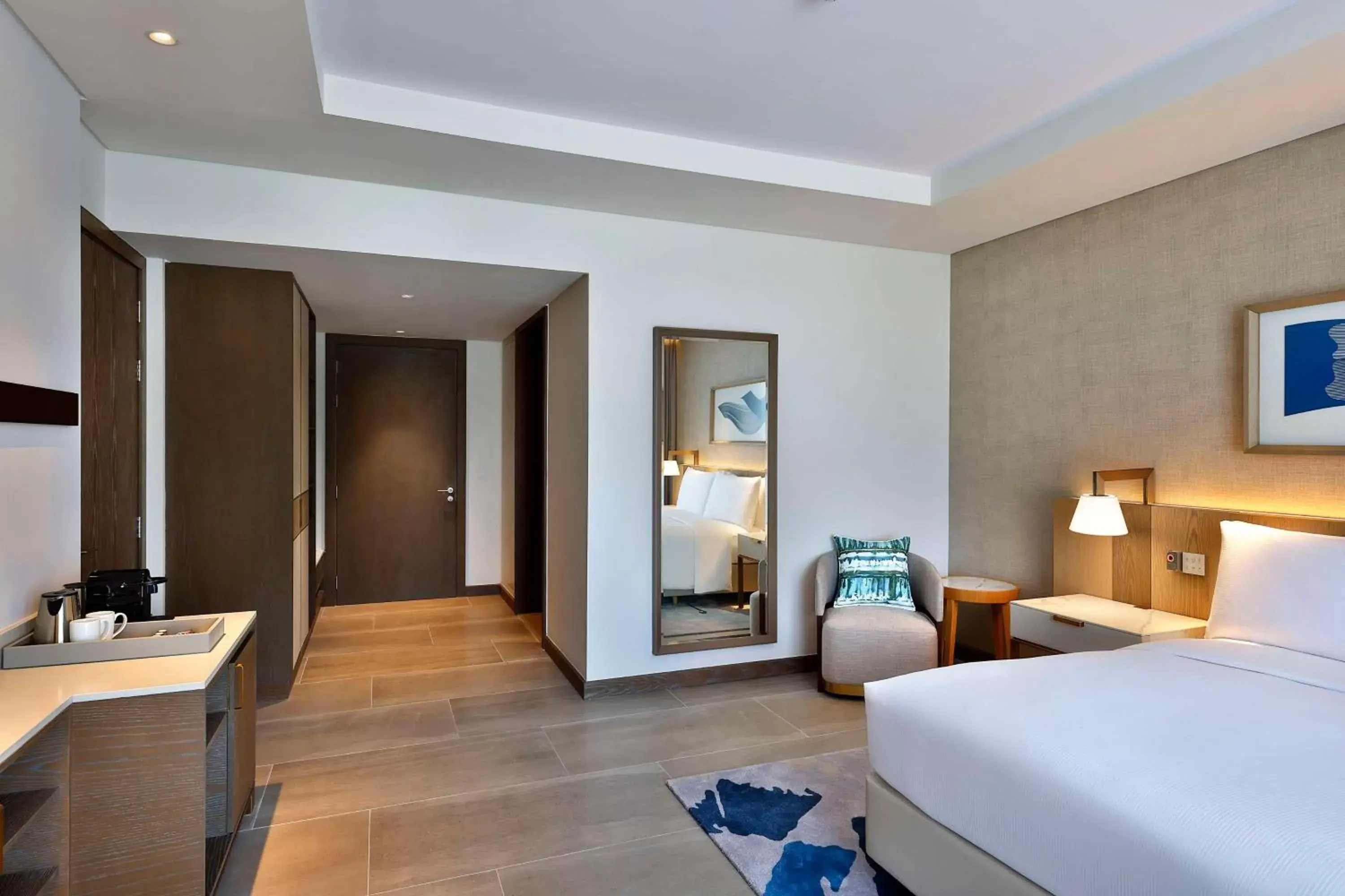 Bed, TV/Entertainment Center in Hilton Abu Dhabi Yas Island