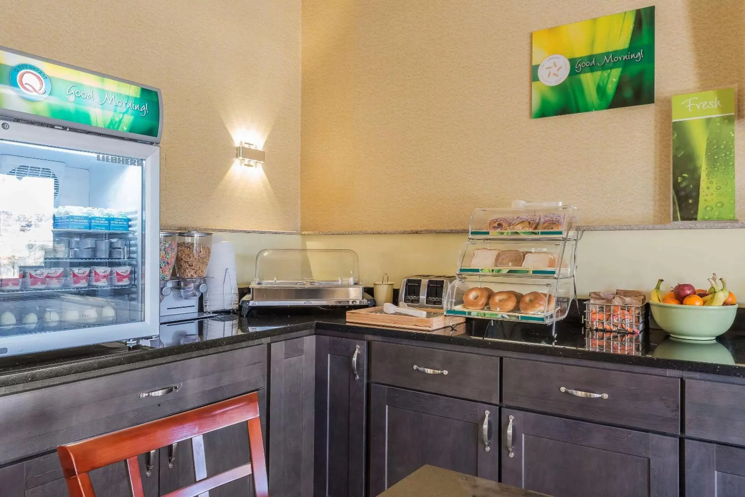Restaurant/places to eat in Quality Inn & Suites Harmarville