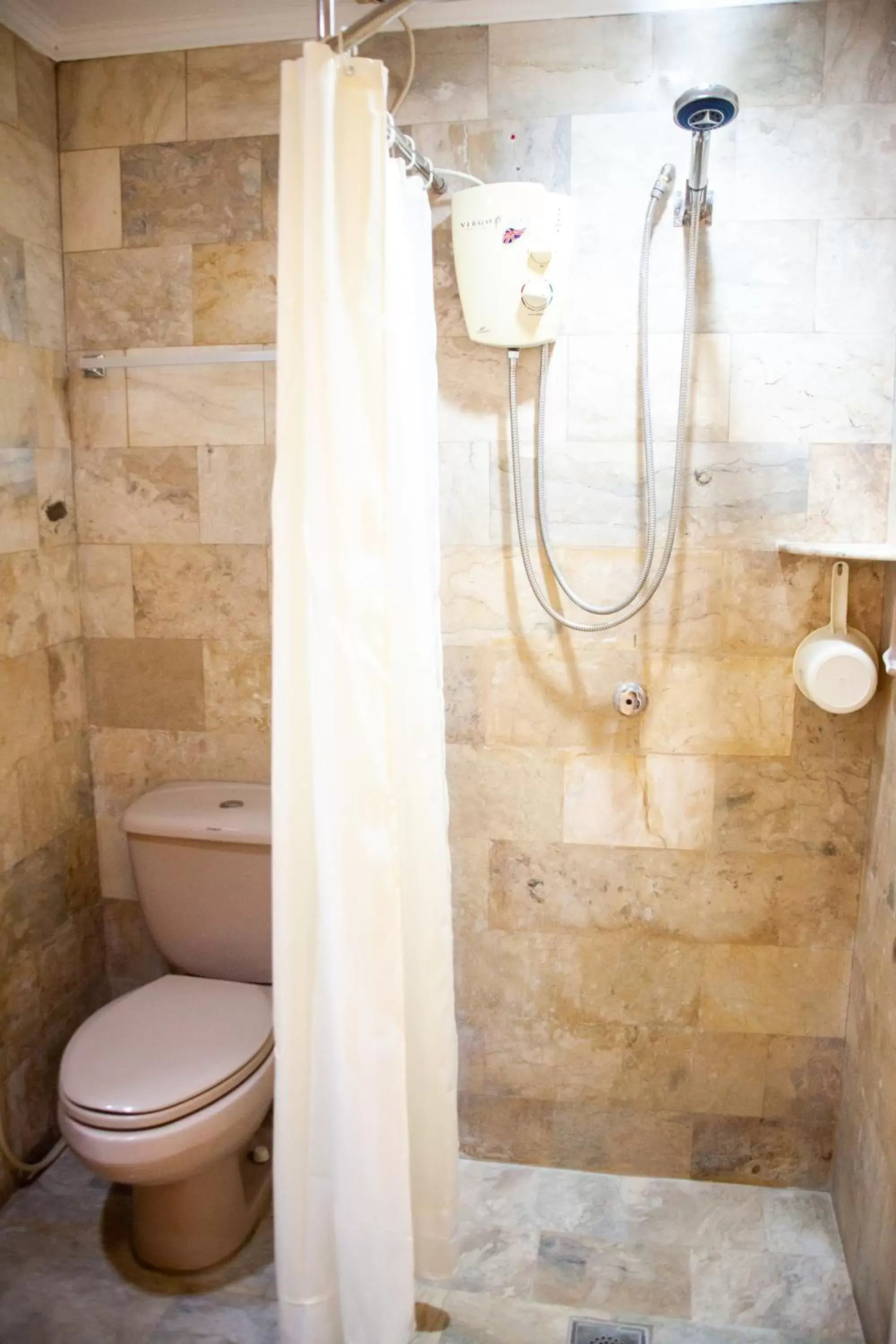 Bathroom in Clarkton Hotel Apartment