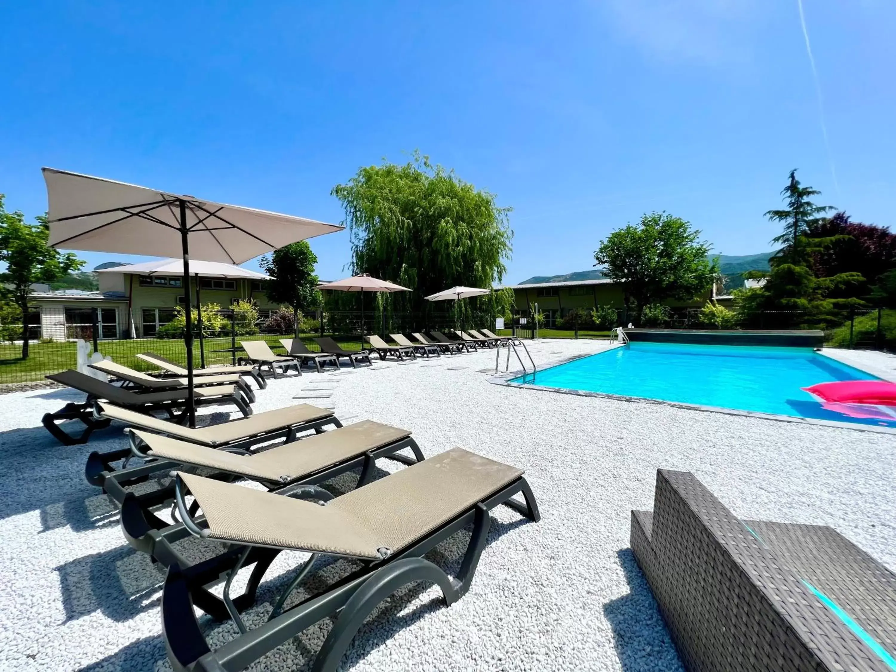 Pool view, Swimming Pool in The Originals Boutique, Hôtel Le Cap, Gap Sud