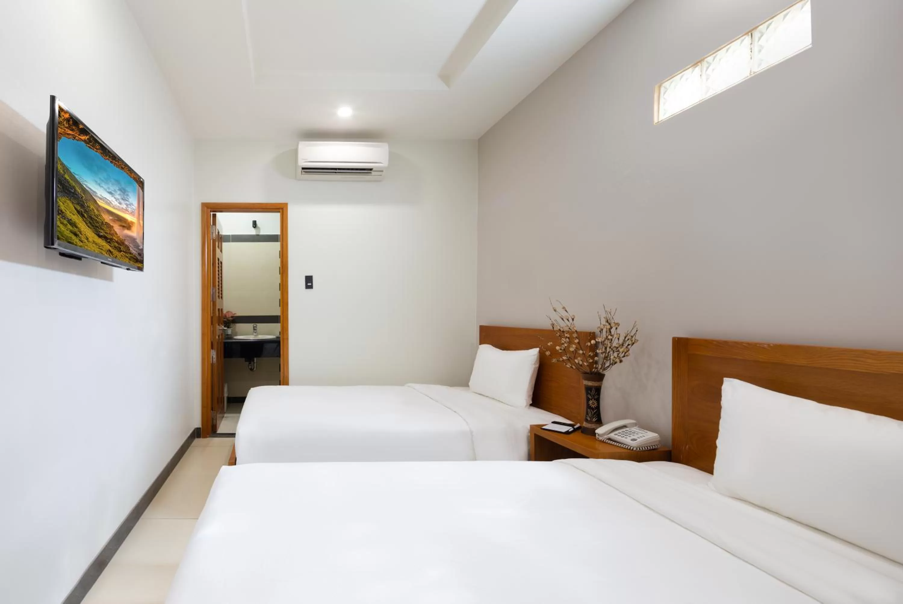 Bed in LARA HOTEL LONG XUYÊN