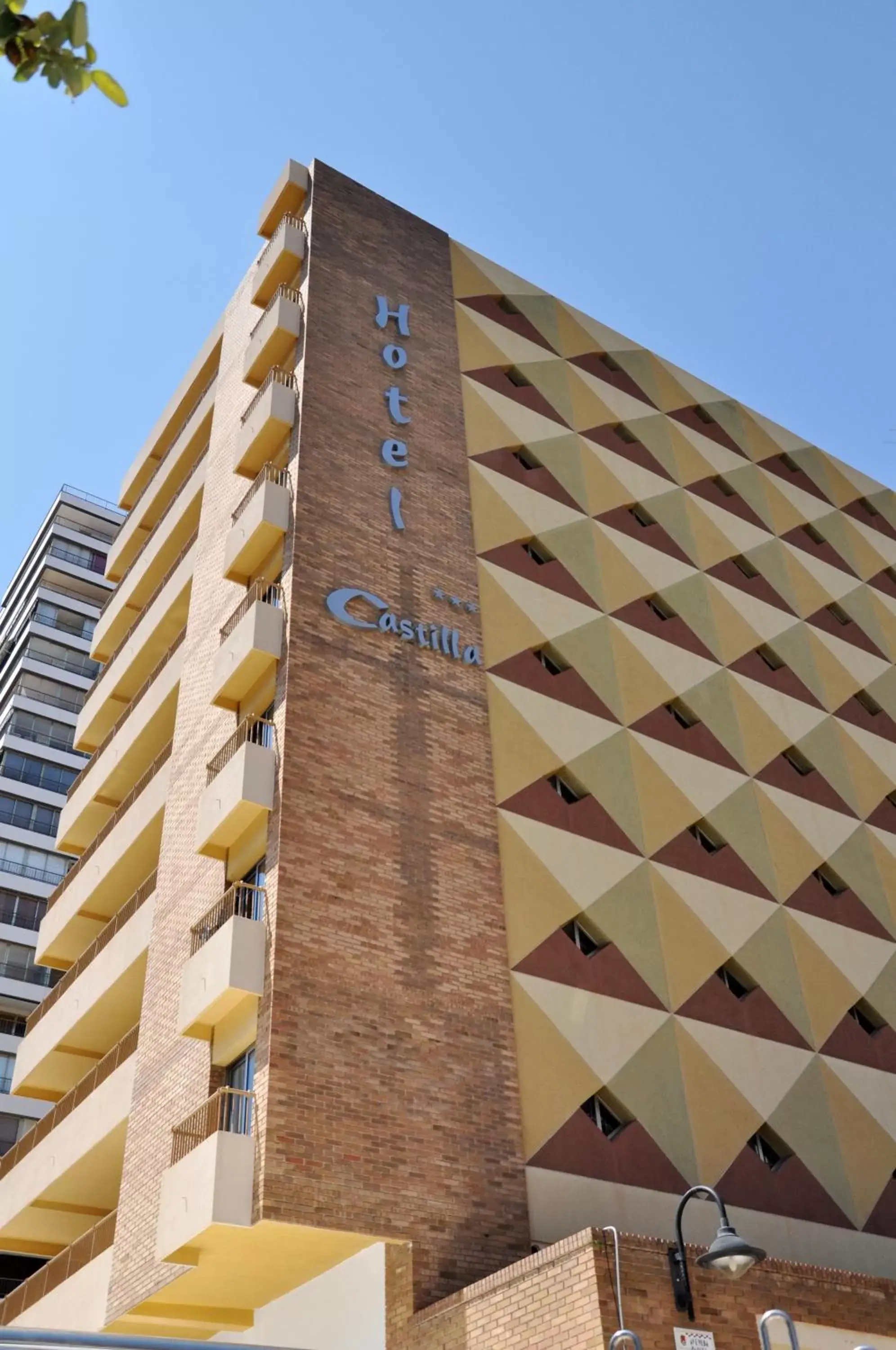 Facade/entrance, Property Building in Hotel Castilla Alicante