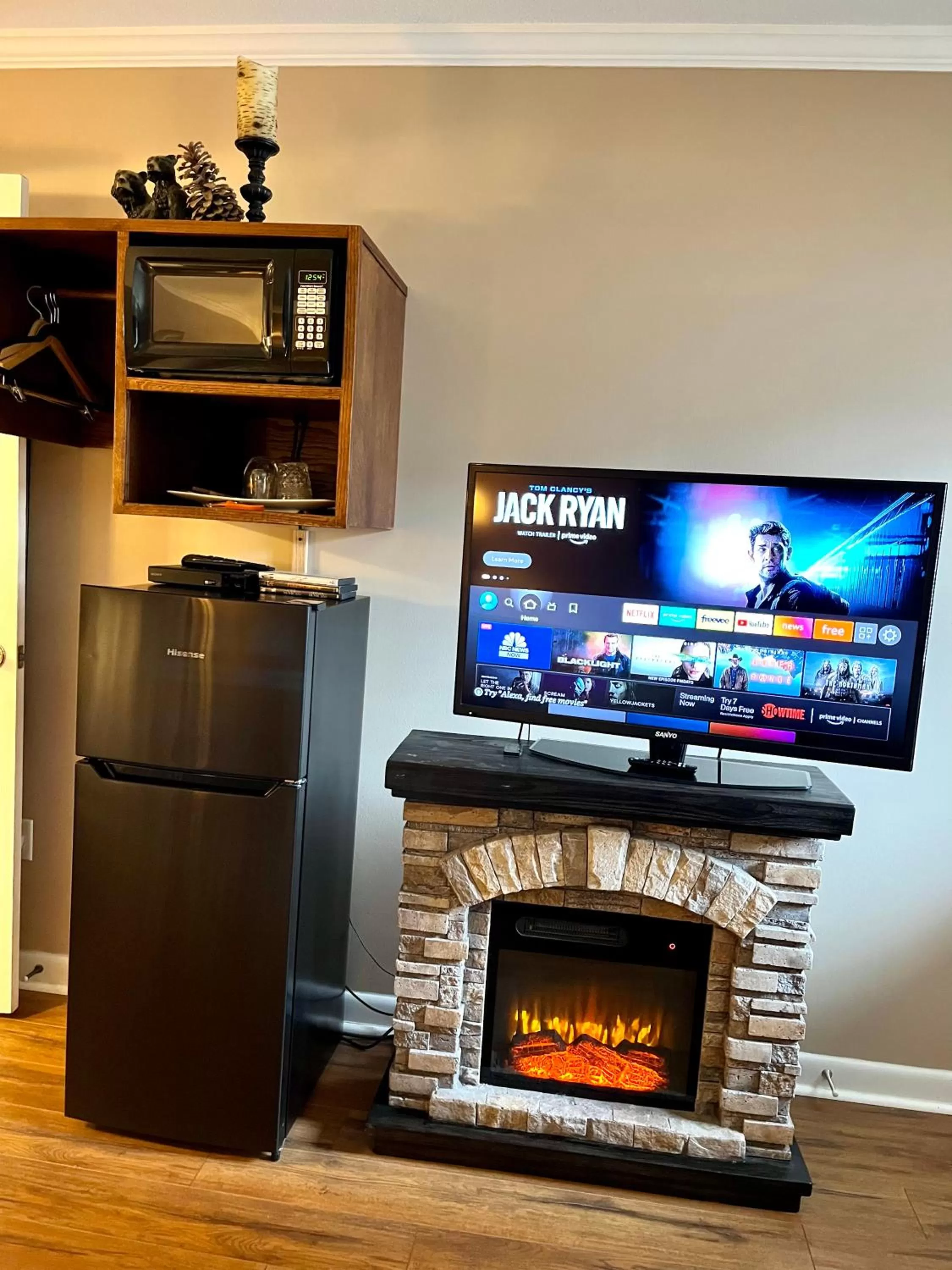 TV and multimedia, TV/Entertainment Center in Grafton Lodge