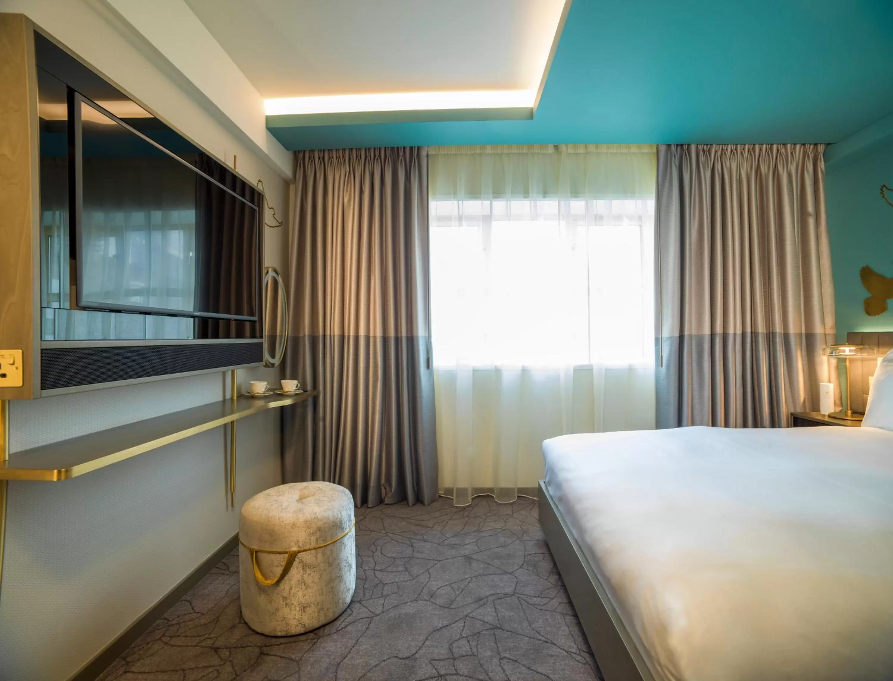 Bedroom, Bed in Middle Eight - Covent Garden - Preferred Hotels and Resorts