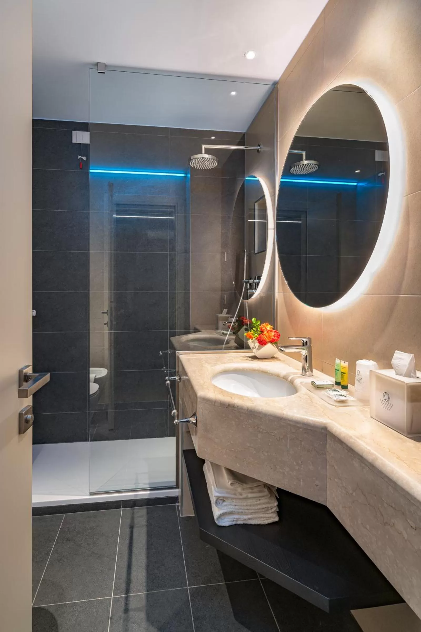 Bathroom in Sangallo Palace