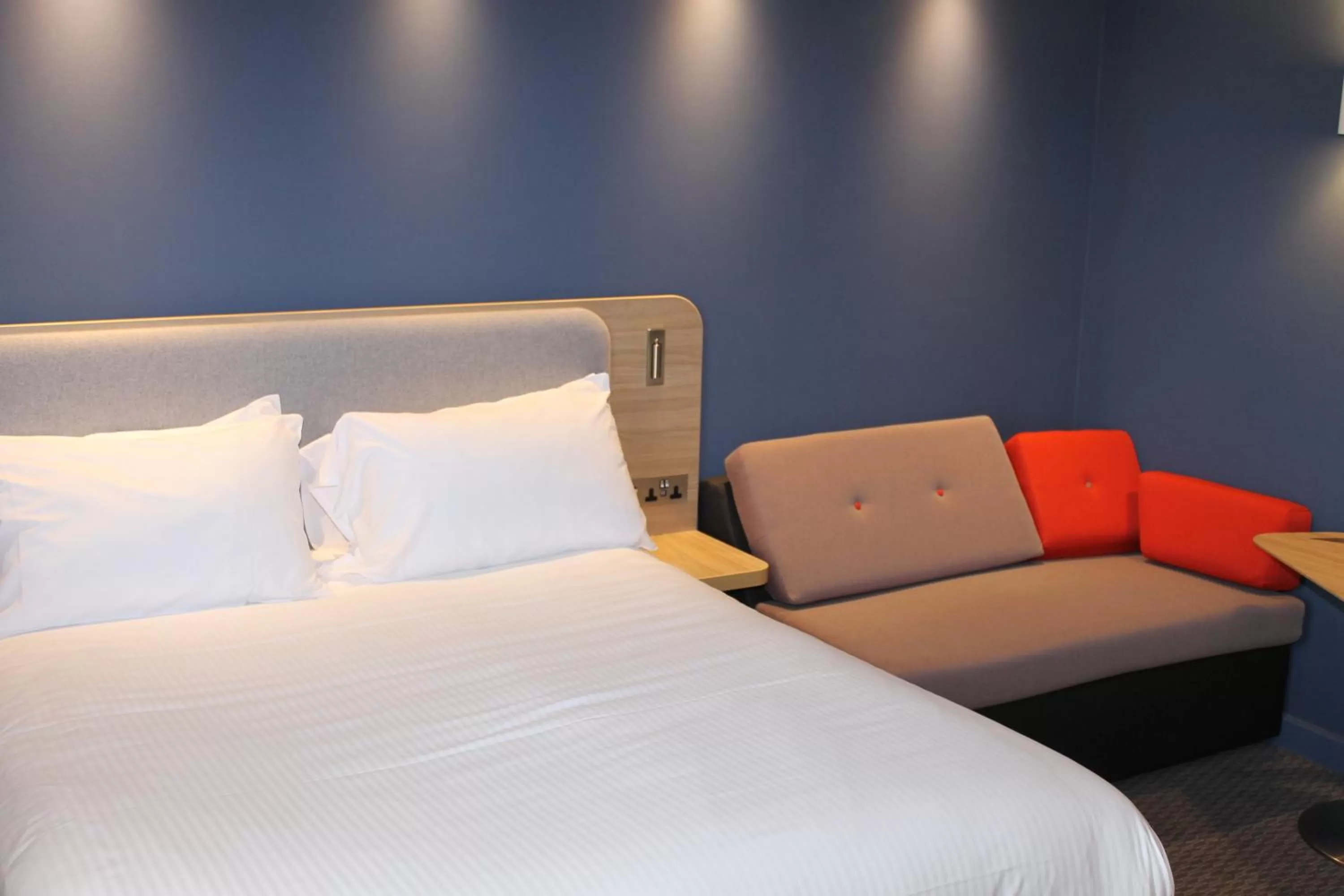 Photo of the whole room, Bed in Holiday Inn Express - Bodmin - Victoria Junction by IHG