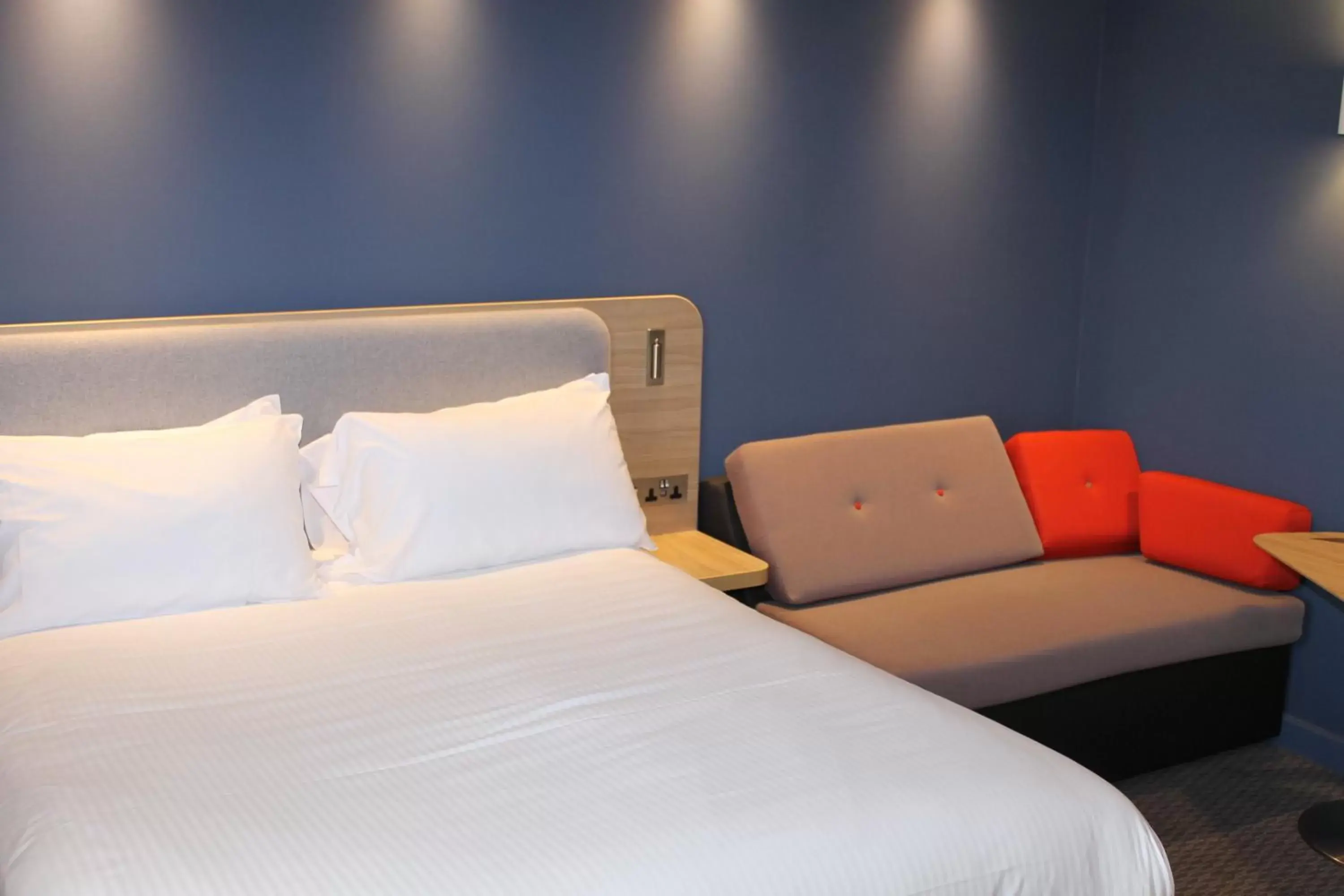 Photo of the whole room, Bed in Holiday Inn Express - Bodmin - Victoria Junction, an IHG Hotel