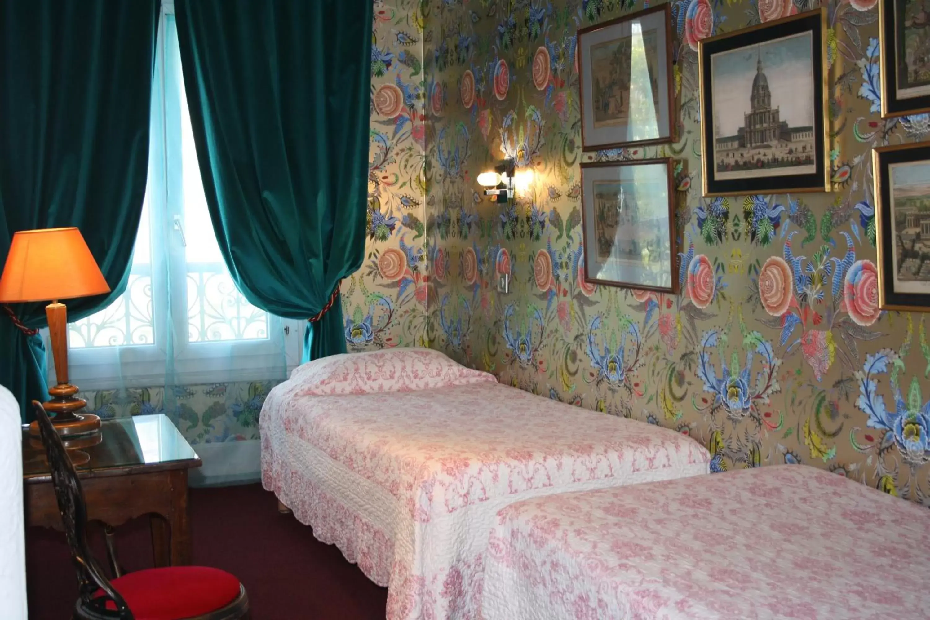 Bedroom, Bed in Hôtel De Nice