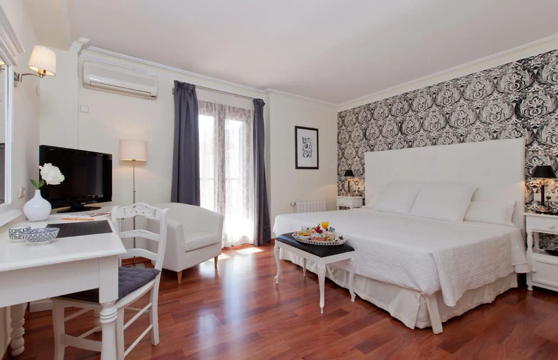 Bedroom in Hotel MR Costa Blanca