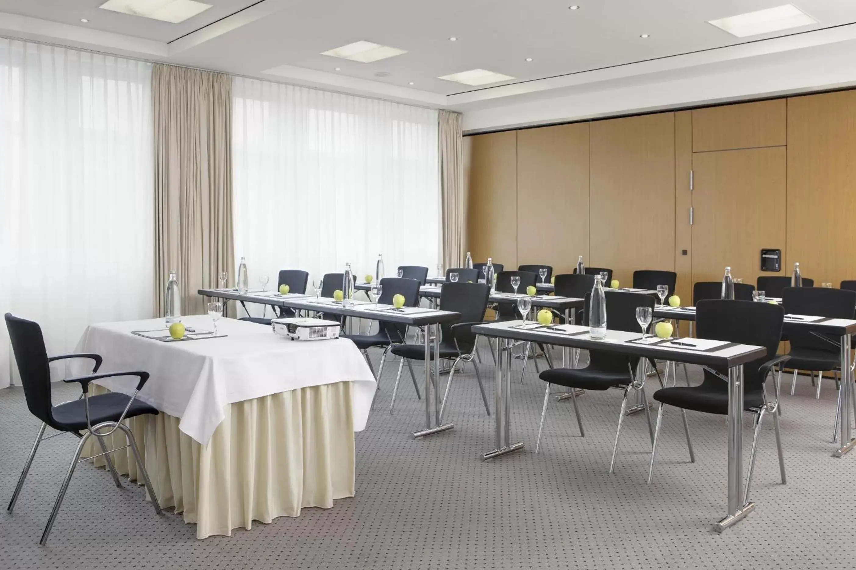 Meeting/conference room in IntercityHotel Berlin Ostbahnhof
