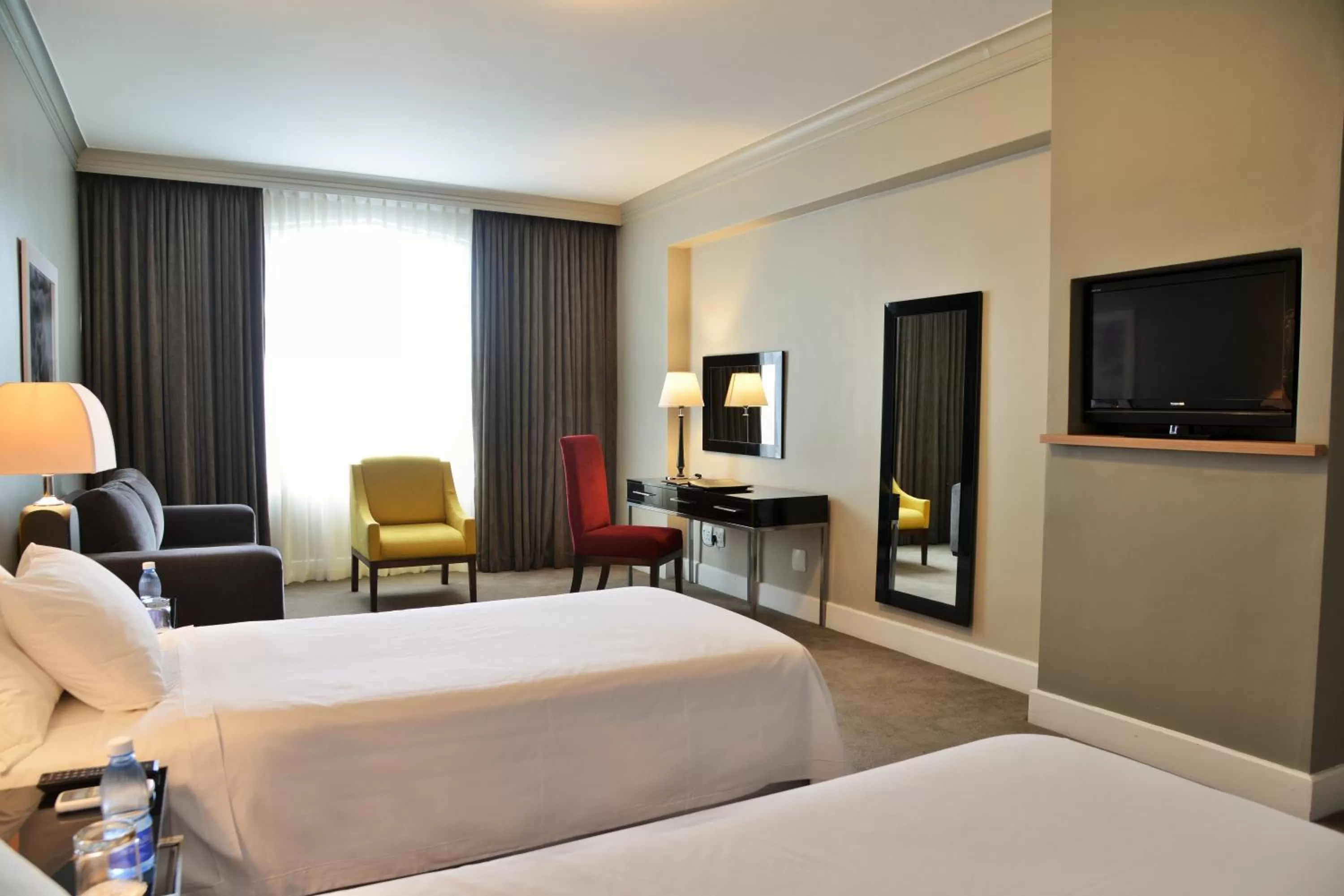 Photo of the whole room, Bed in The Capetonian - Halal