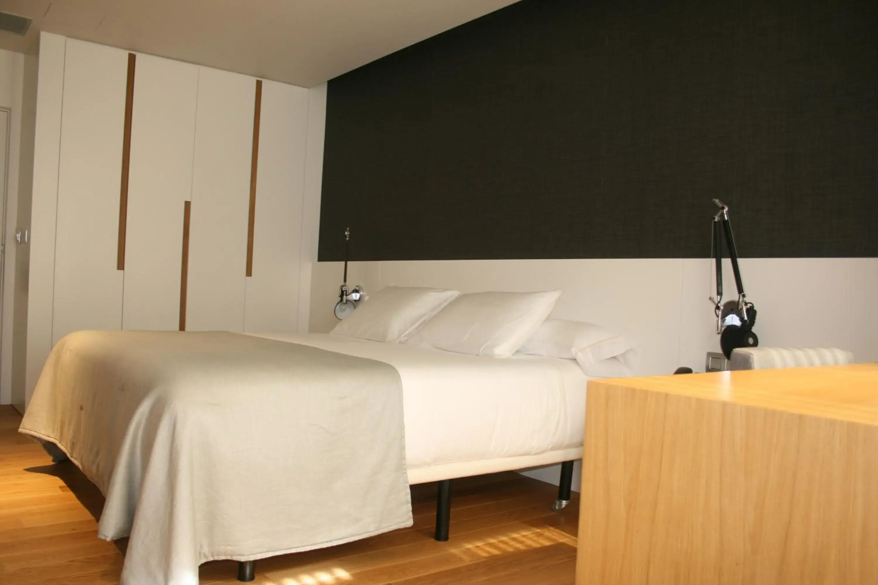 Photo of the whole room, Bed in Viveiro Urban Hotel
