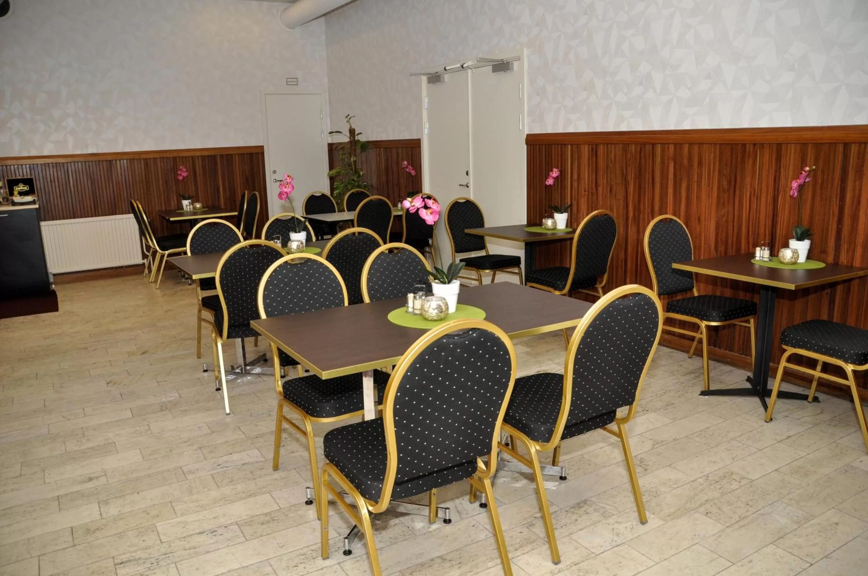 Restaurant/places to eat in Ronneby Cityhotell