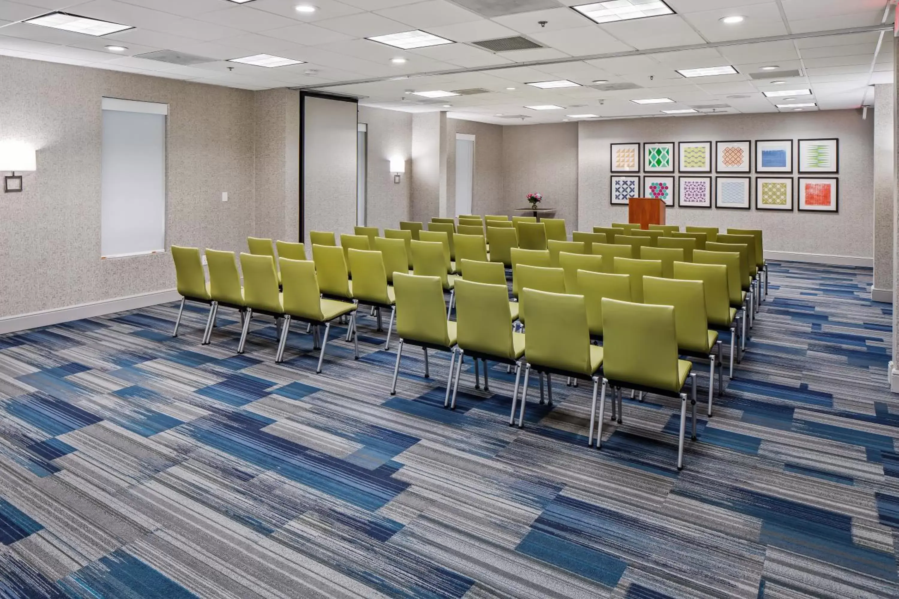 Meeting/conference room in Holiday Inn Express Atlanta Airport-College Park, an IHG Hotel