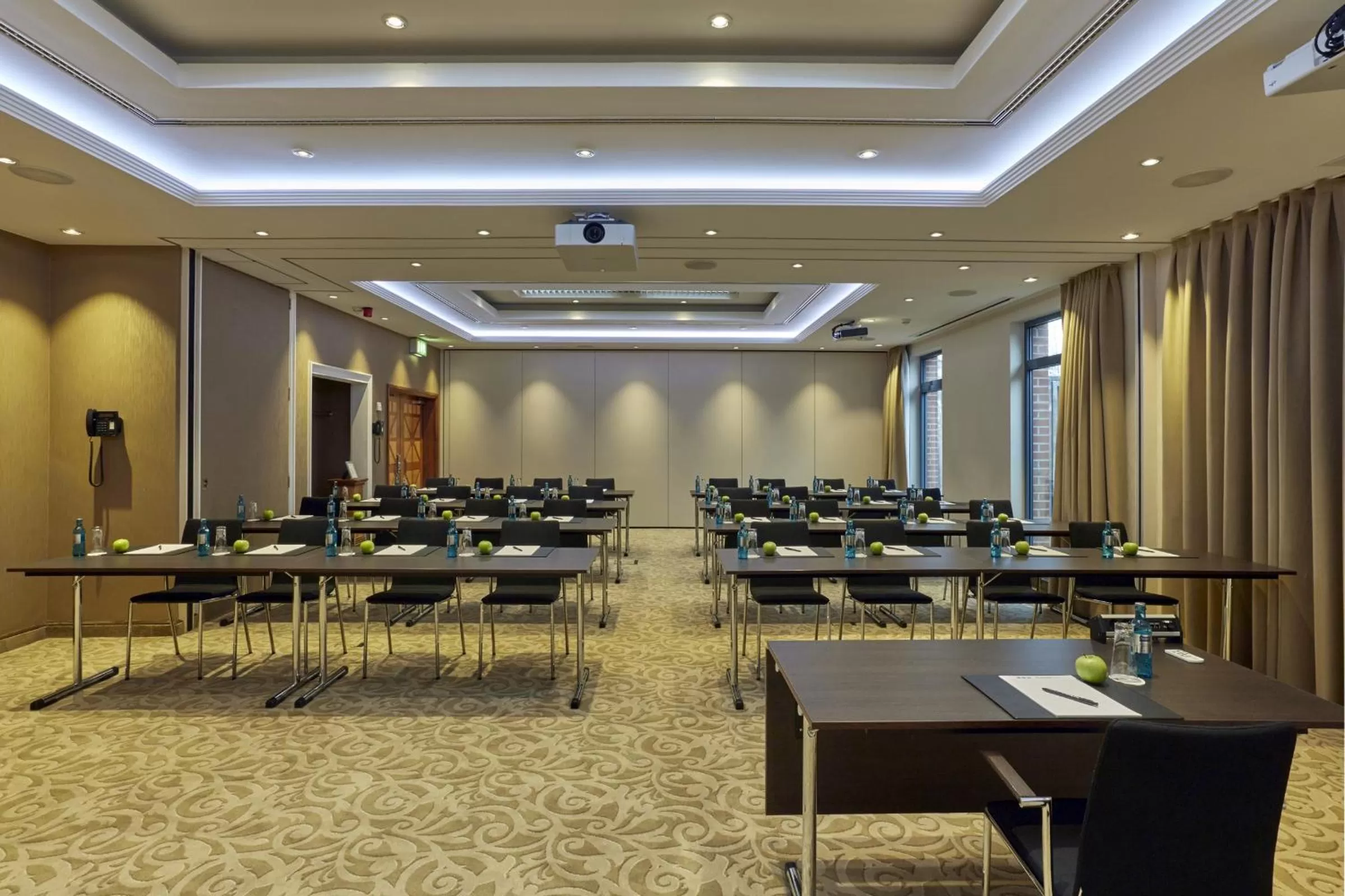 Meeting/conference room in H4 Hotel Hannover Messe, Trademark Collection by Wyndham