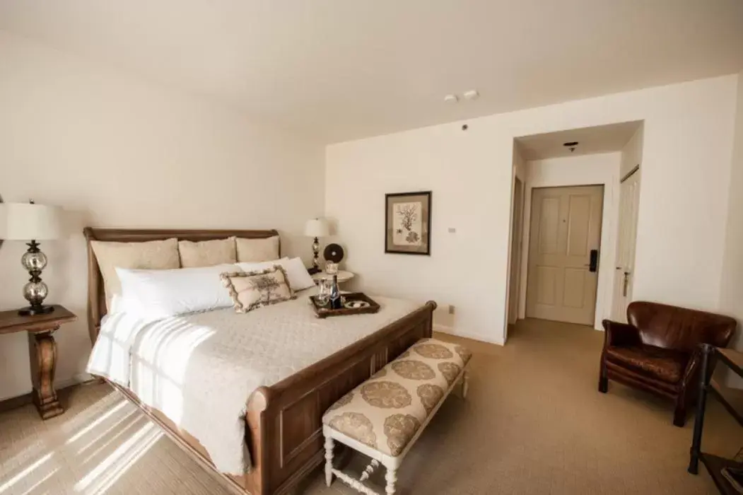 Bedroom, Bed in Seal Cove Inn
