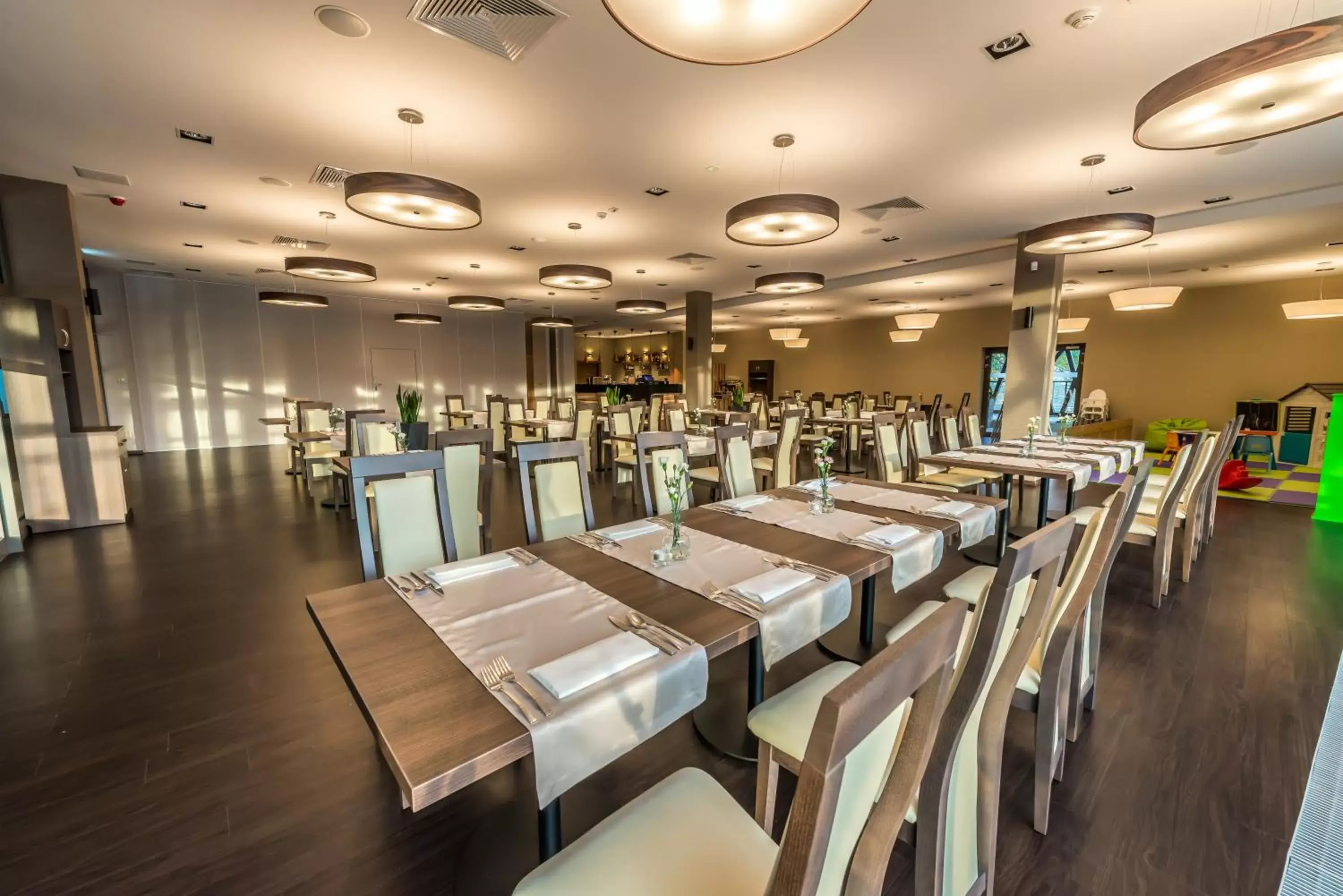 Restaurant/places to eat in APART HOTEL 12 Restaurant/places to eat in APART HOTEL 12