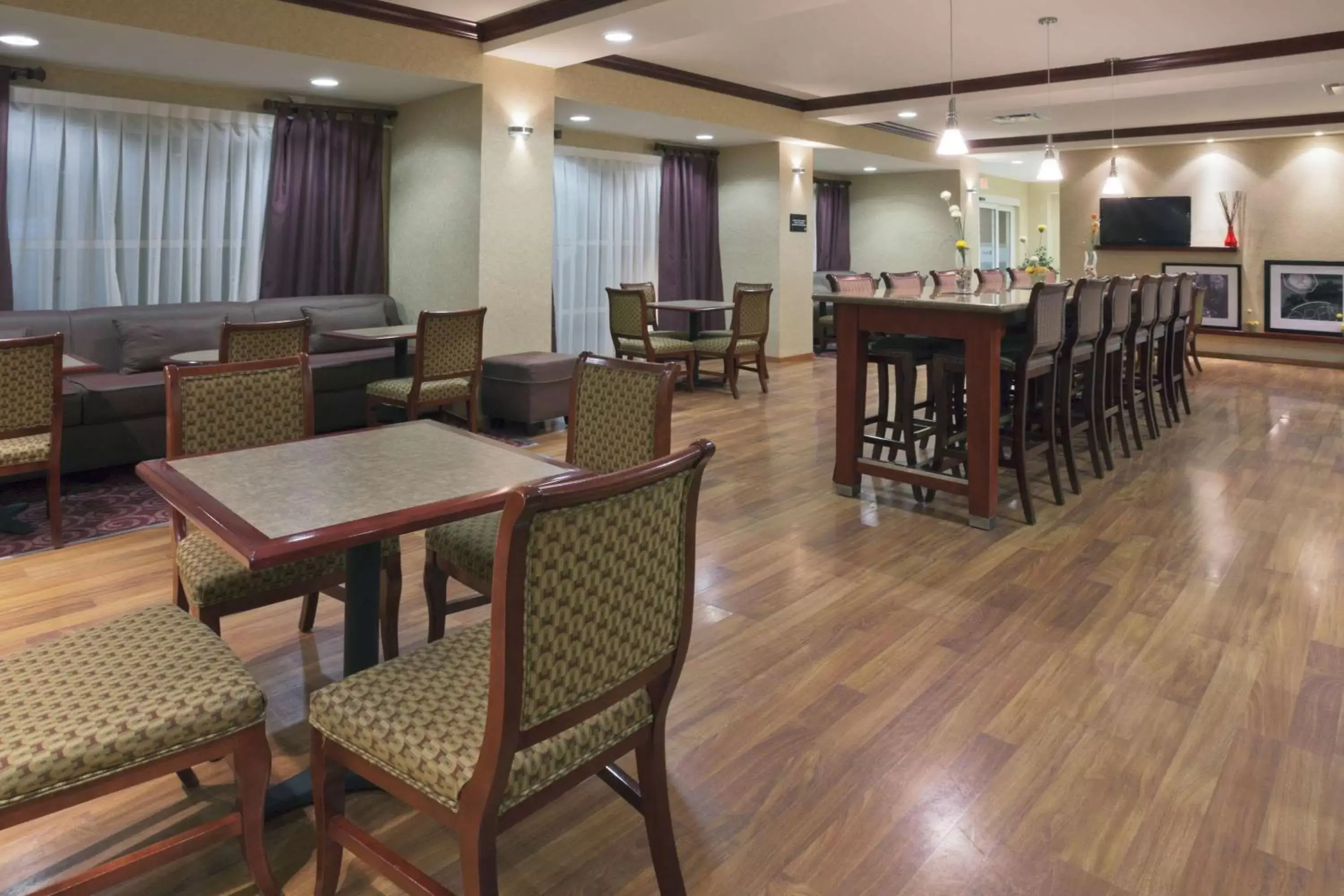 Dining area, Restaurant/Places to Eat in Hampton Inn by Hilton Ciudad Victoria