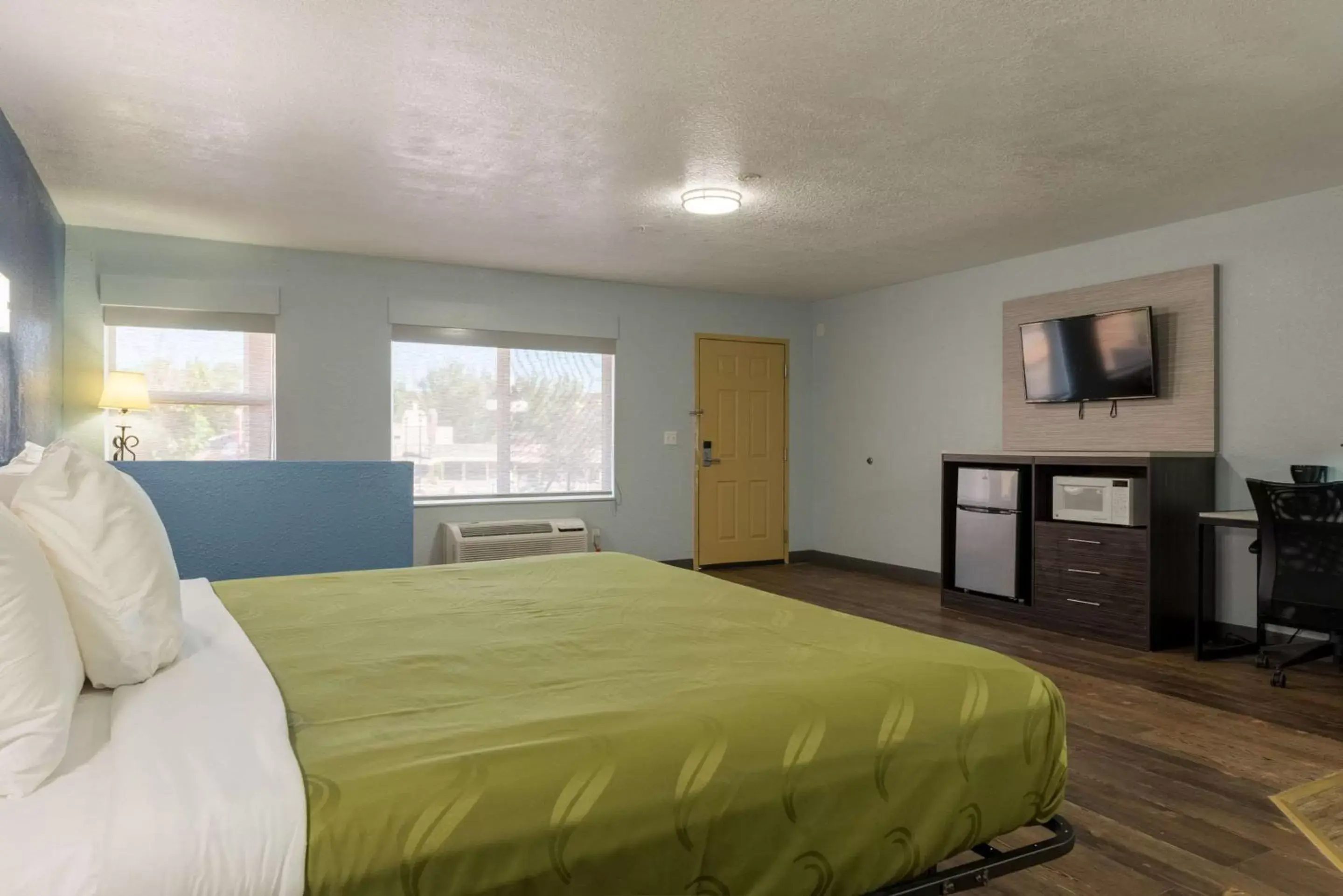 Bedroom, Bed in Quality Inn & Suites Manitou Springs at Pikes Peak