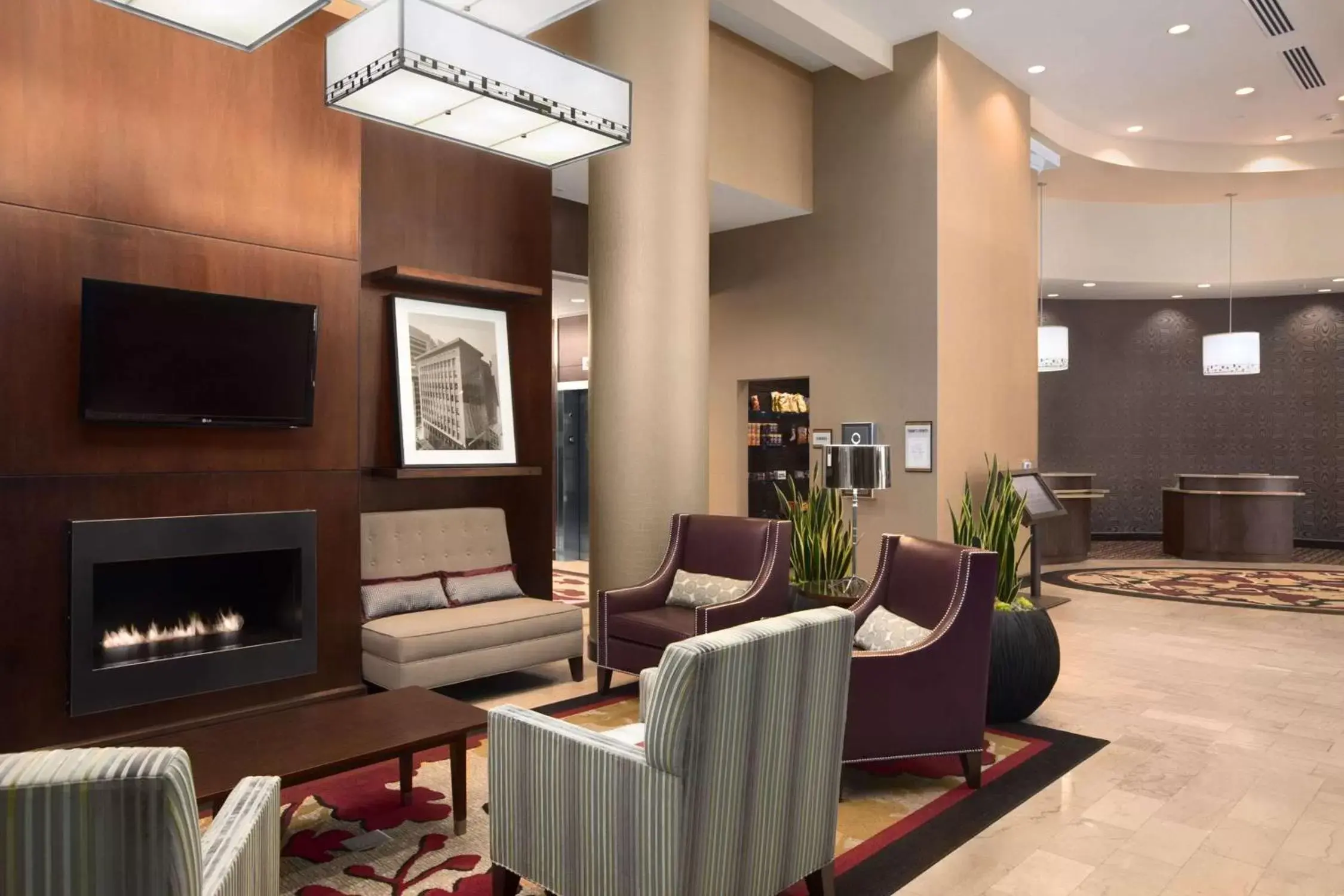 Property building, Seating Area in Embassy Suites Saint Louis - Downtown