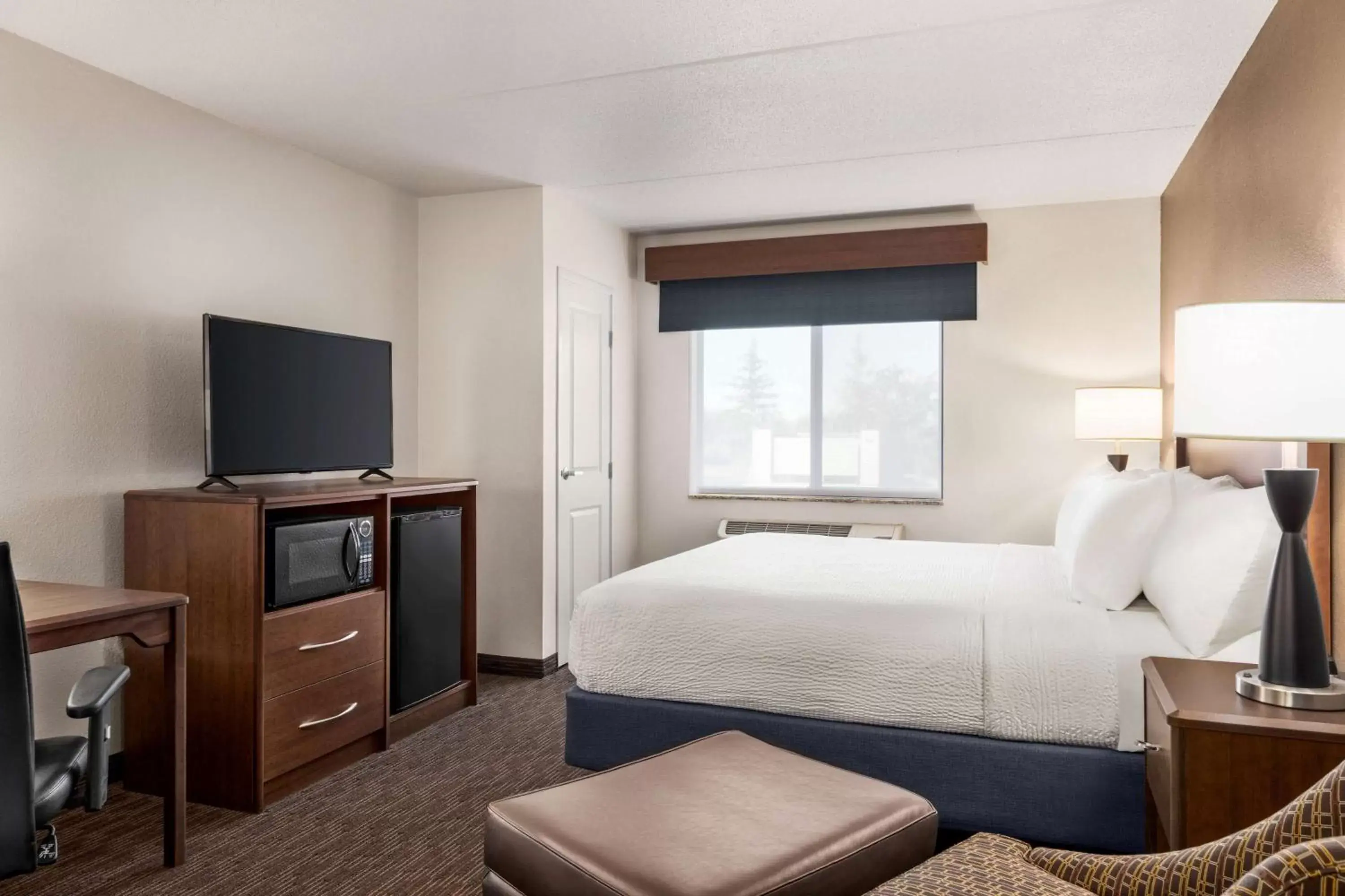 Photo of the whole room, Bed in AmericInn by Wyndham Baudette