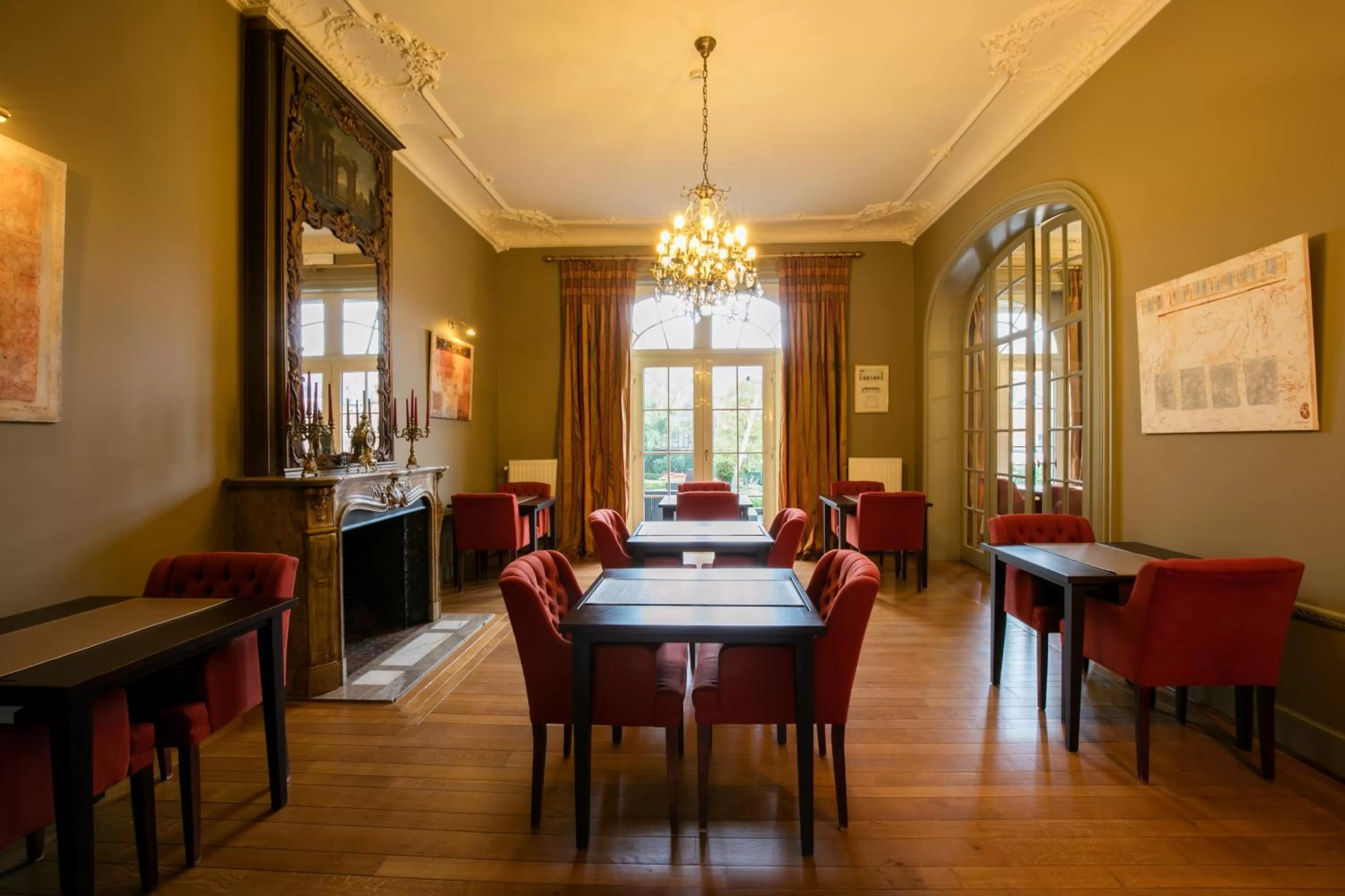 Restaurant/places to eat in La Villa des Fleurs