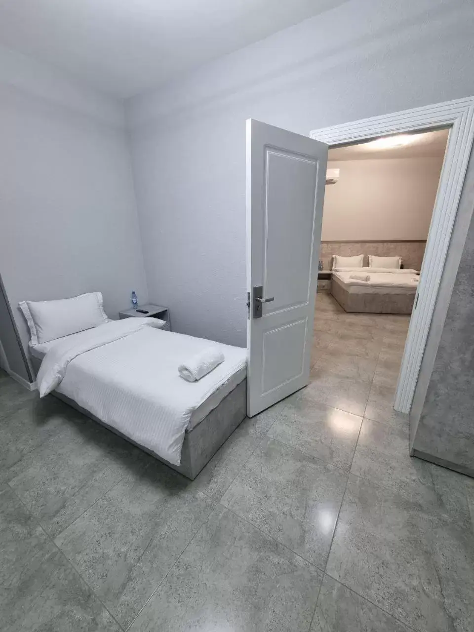 Large Double or Twin Room in REVEL HOTEL Large Double or Twin Room in REVEL HOTEL