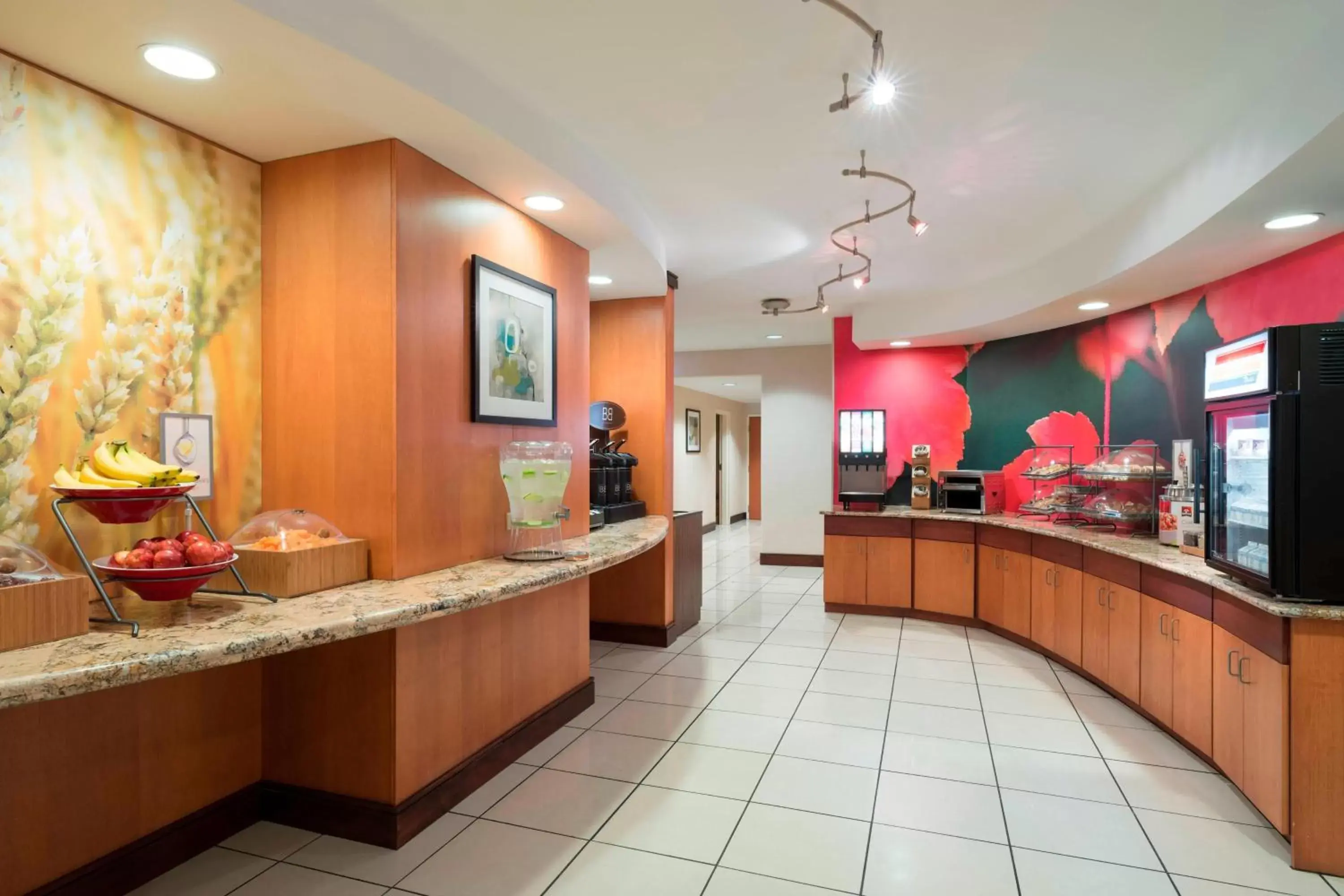 Breakfast, Restaurant/Places to Eat in Fairfield Inn & Suites by Marriott State College