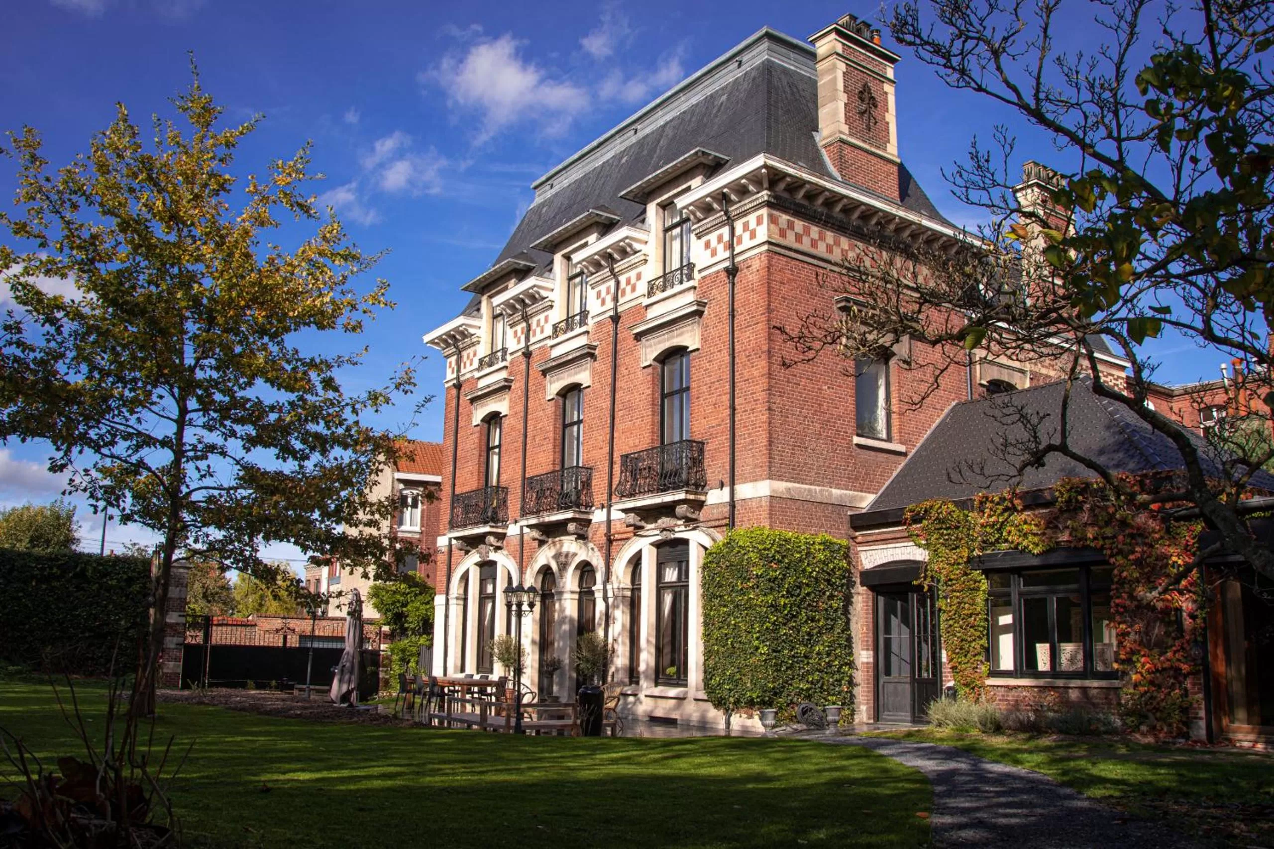 Garden, Property Building in La Villa Barbieux