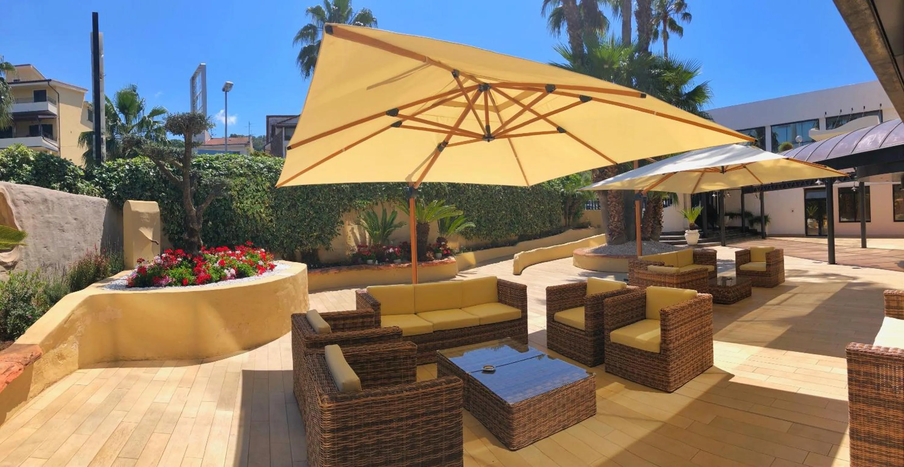 Summer in Hotel Arcobaleno