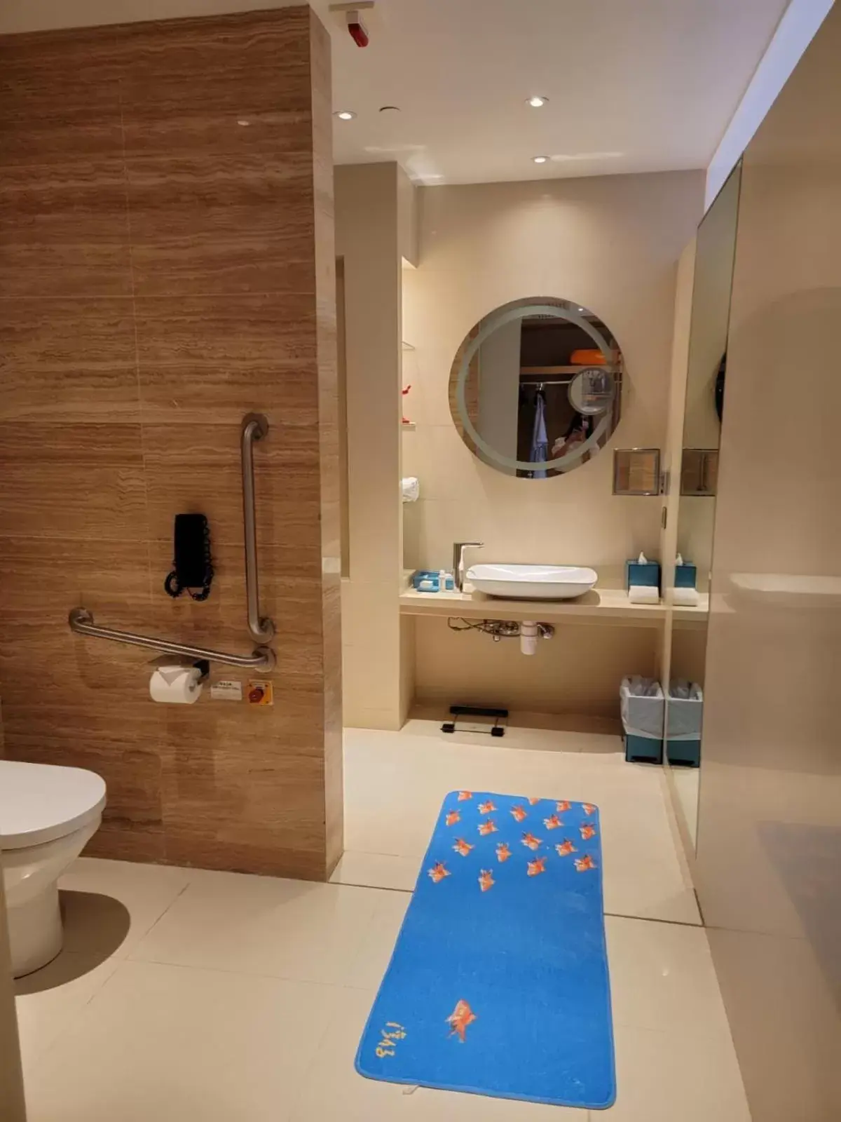 Toilet, Bathroom in Hotel Indigo Hong Kong Island, an IHG Hotel