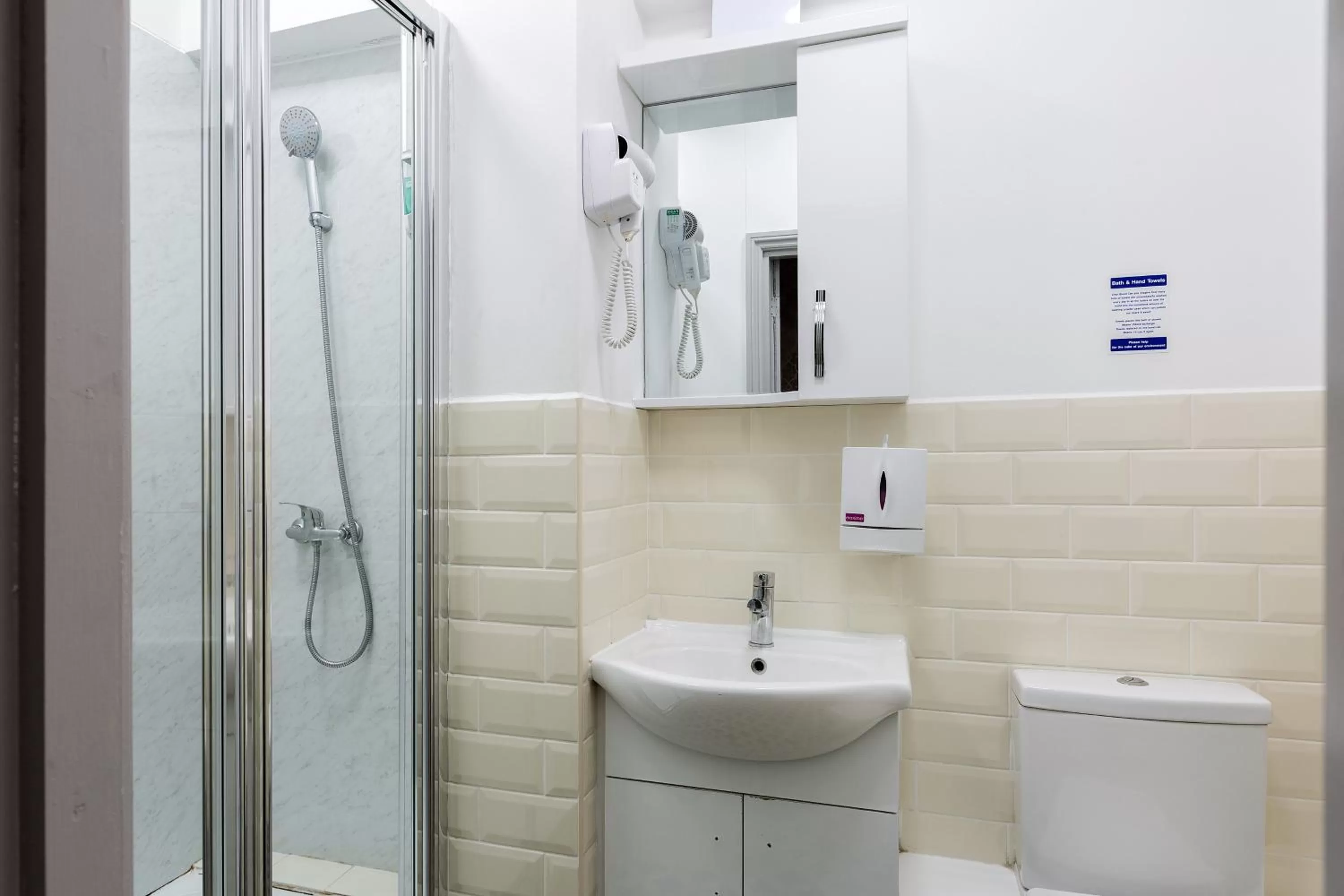 Bathroom in Central Hoxton Shoreditch