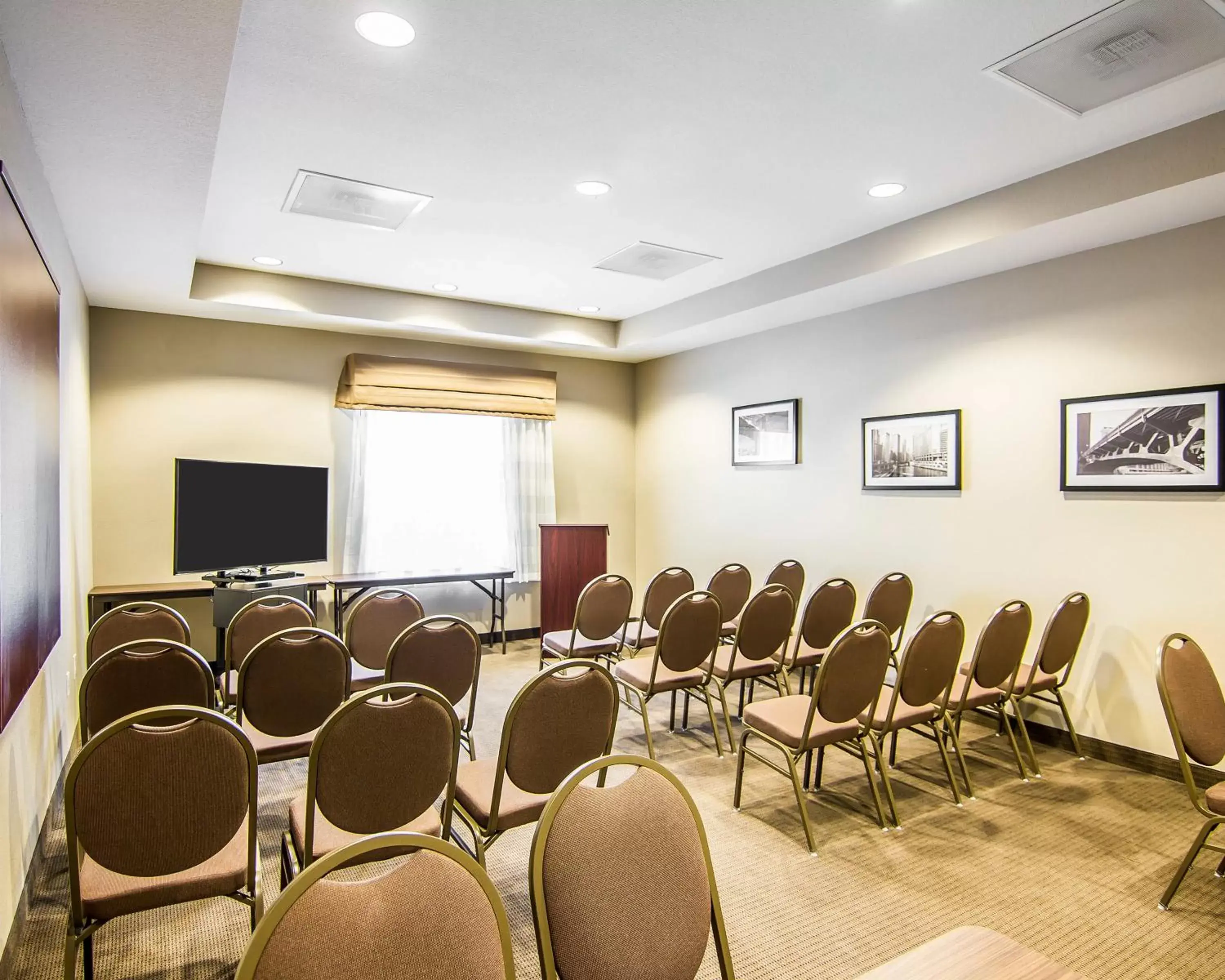 Meeting/conference room in MainStay Suites Lufkin