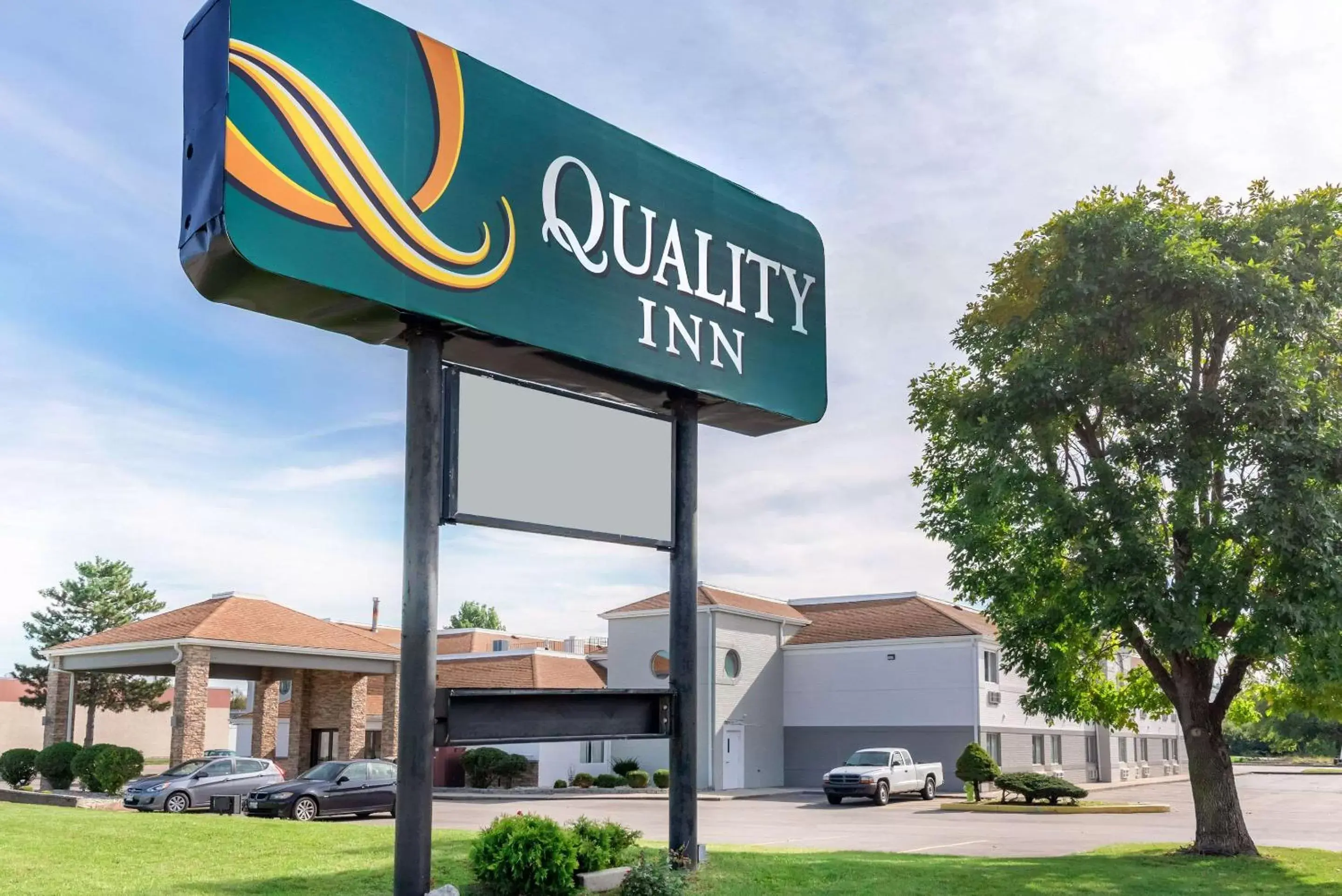 Property Building in Quality Inn - Fairborn