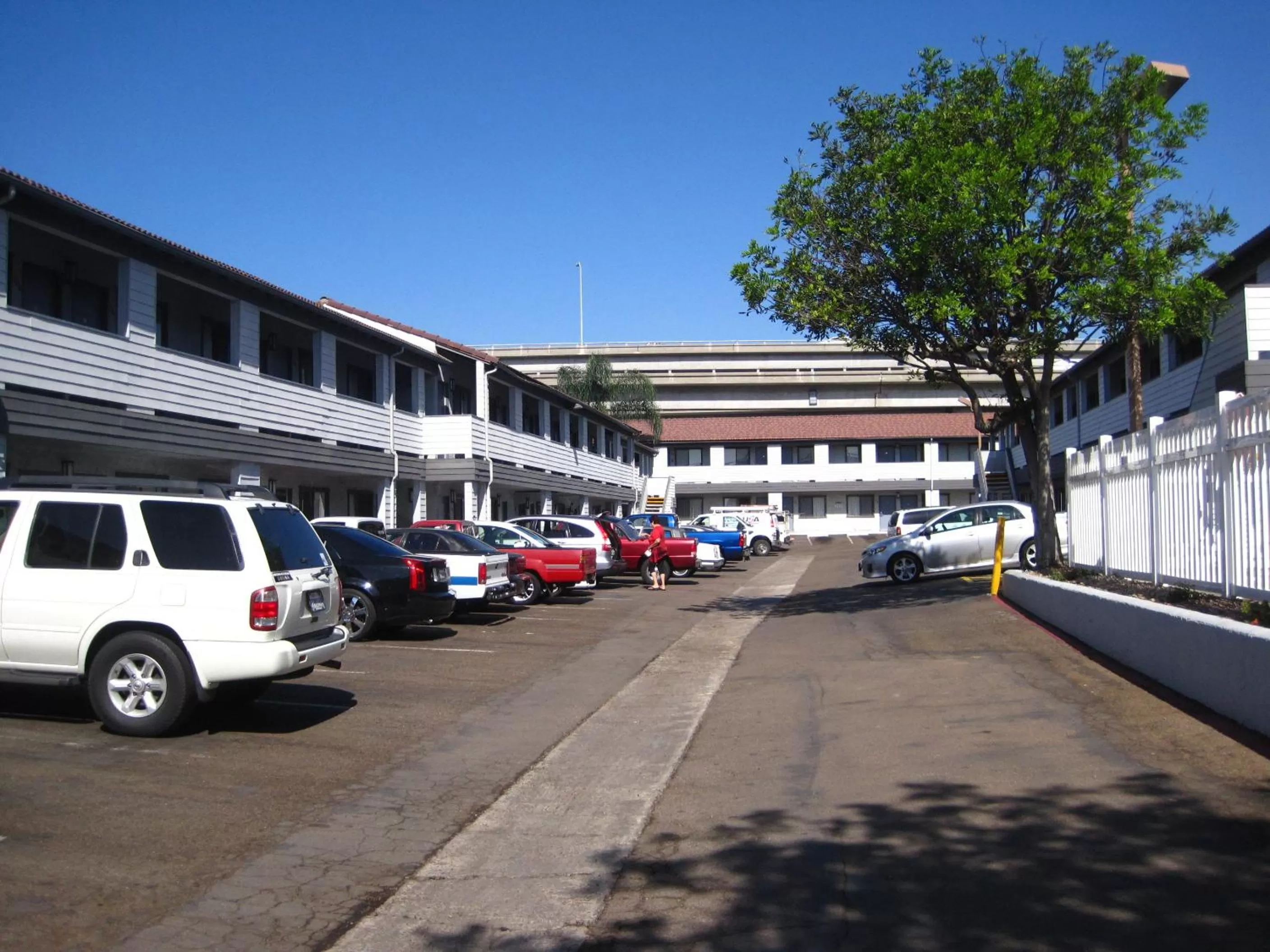 Facade/entrance in EZ 8 Motel Old Town