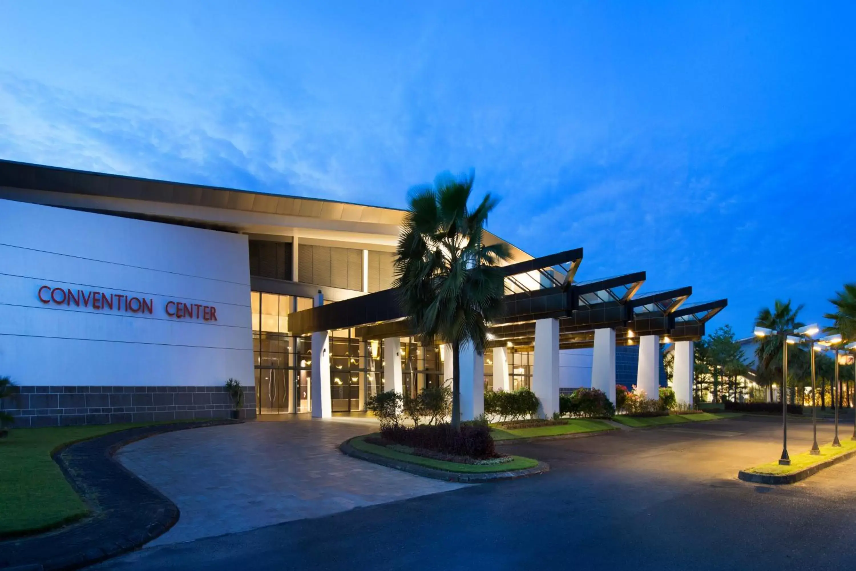 Banquet/Function facilities, Property Building in Novotel Manado Golf Resort & Convention Center
