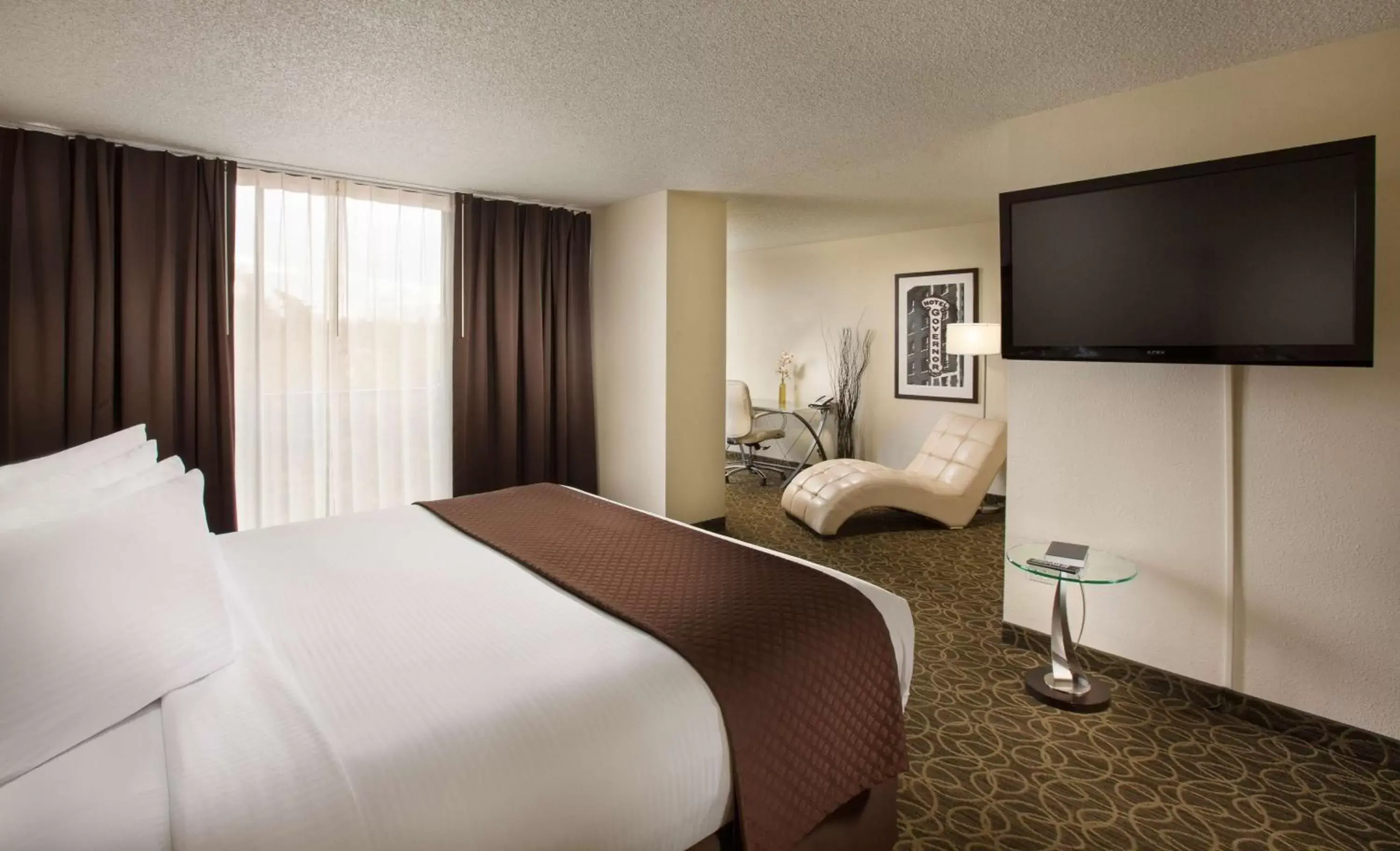 Bedroom, Bed in Red Lion Inn & Suites Olympia, Governor Hotel Bedroom, Bed in Red Lion Inn & Suites Olympia, Governor Hotel