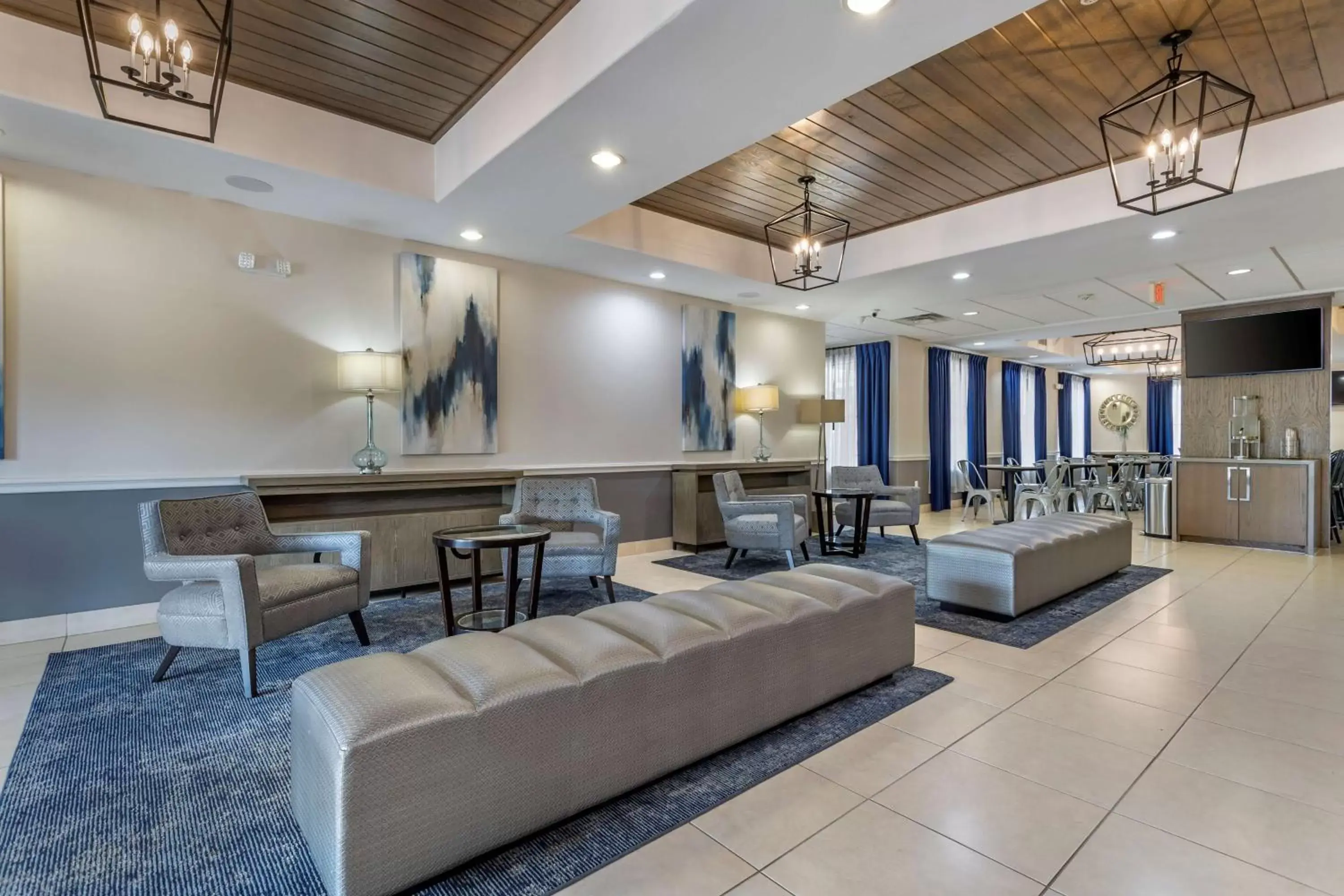 Lobby or reception, Seating Area in Best Western Sugar Land - Richmond