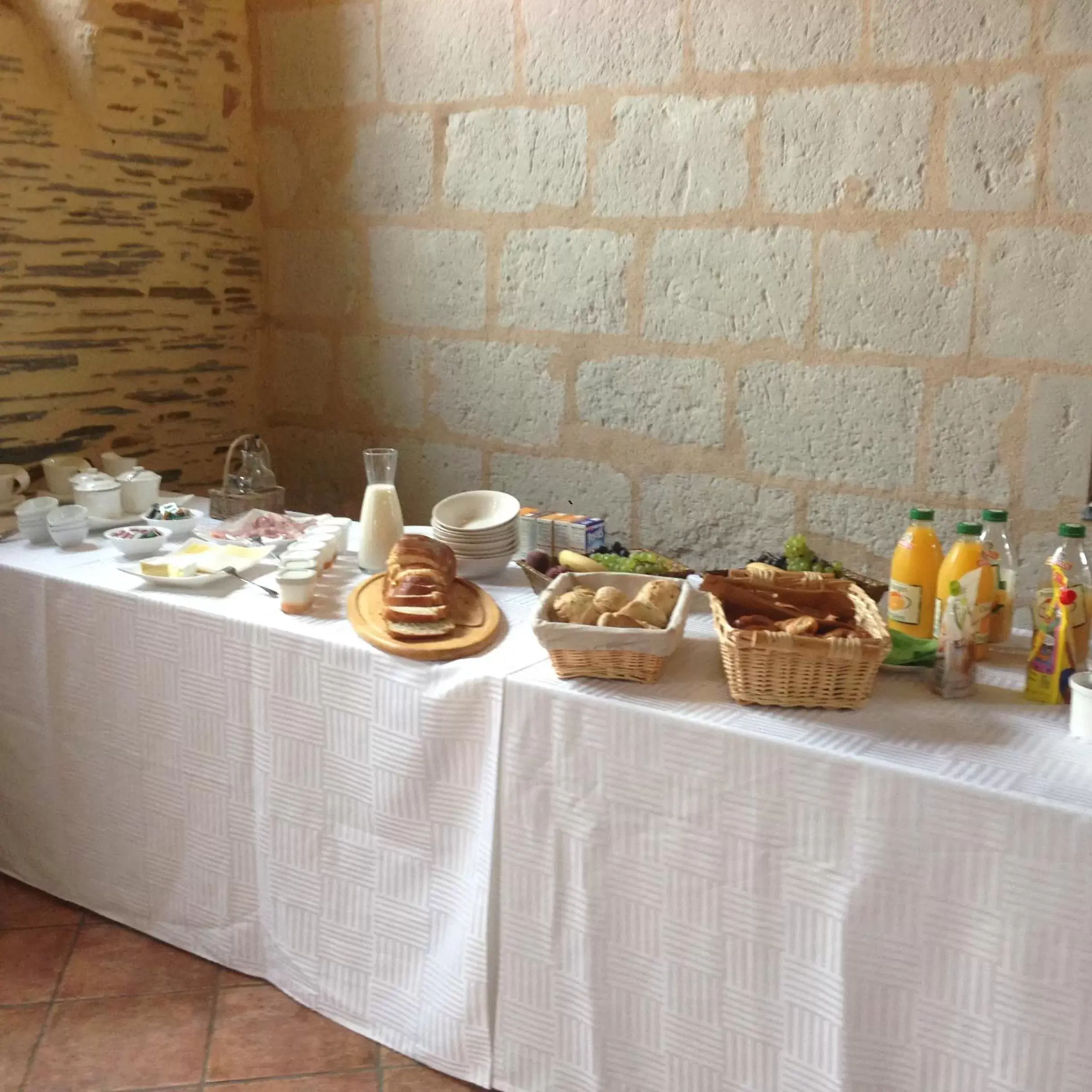 Breakfast in Château de Belle Poule