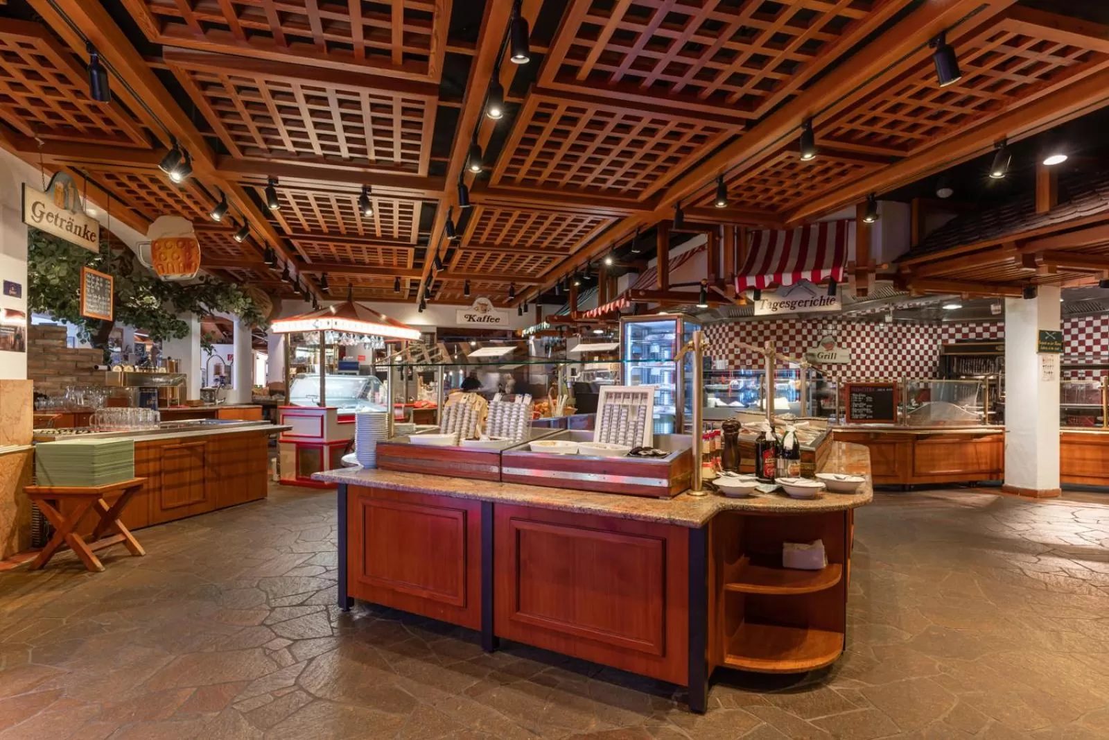 Restaurant/places to eat in Hotel Restaurant Südrast Dreiländereck