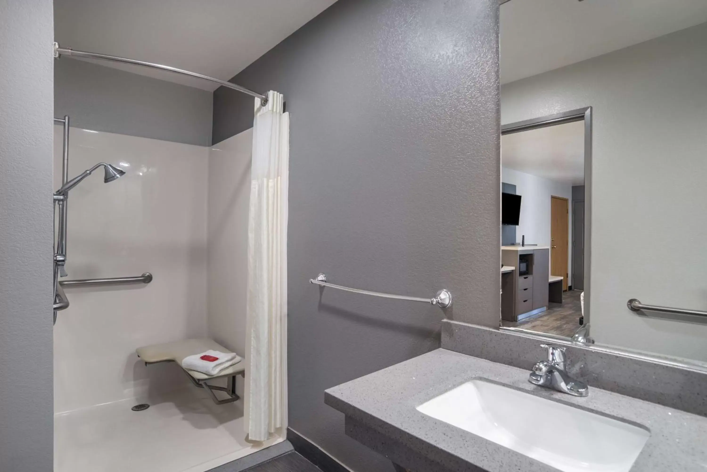 Bathroom in SureStay Hotel by Best Western Ukiah
