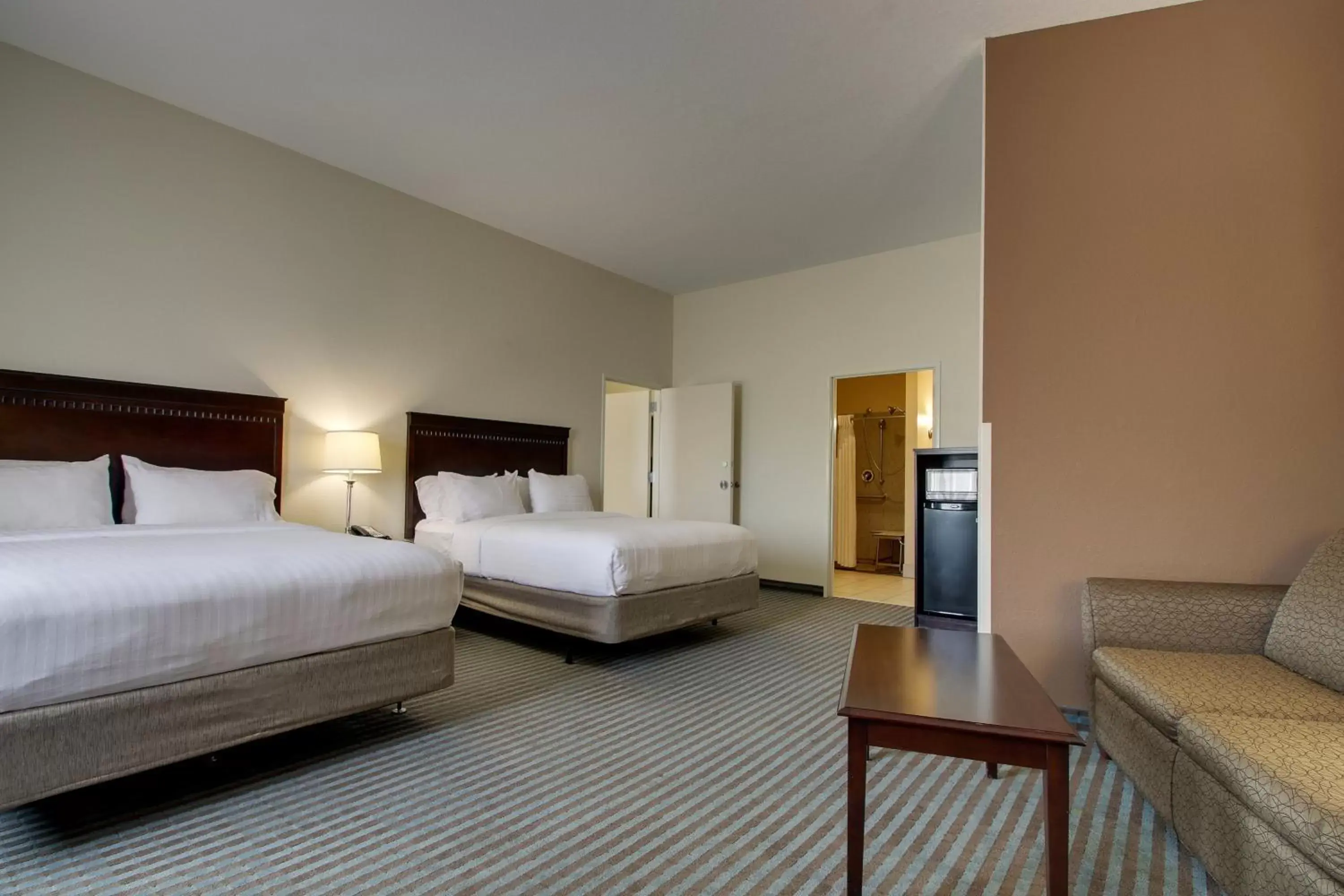 Photo of the whole room, Bed in Holiday Inn Express Leland - Wilmington Area, an IHG Hotel