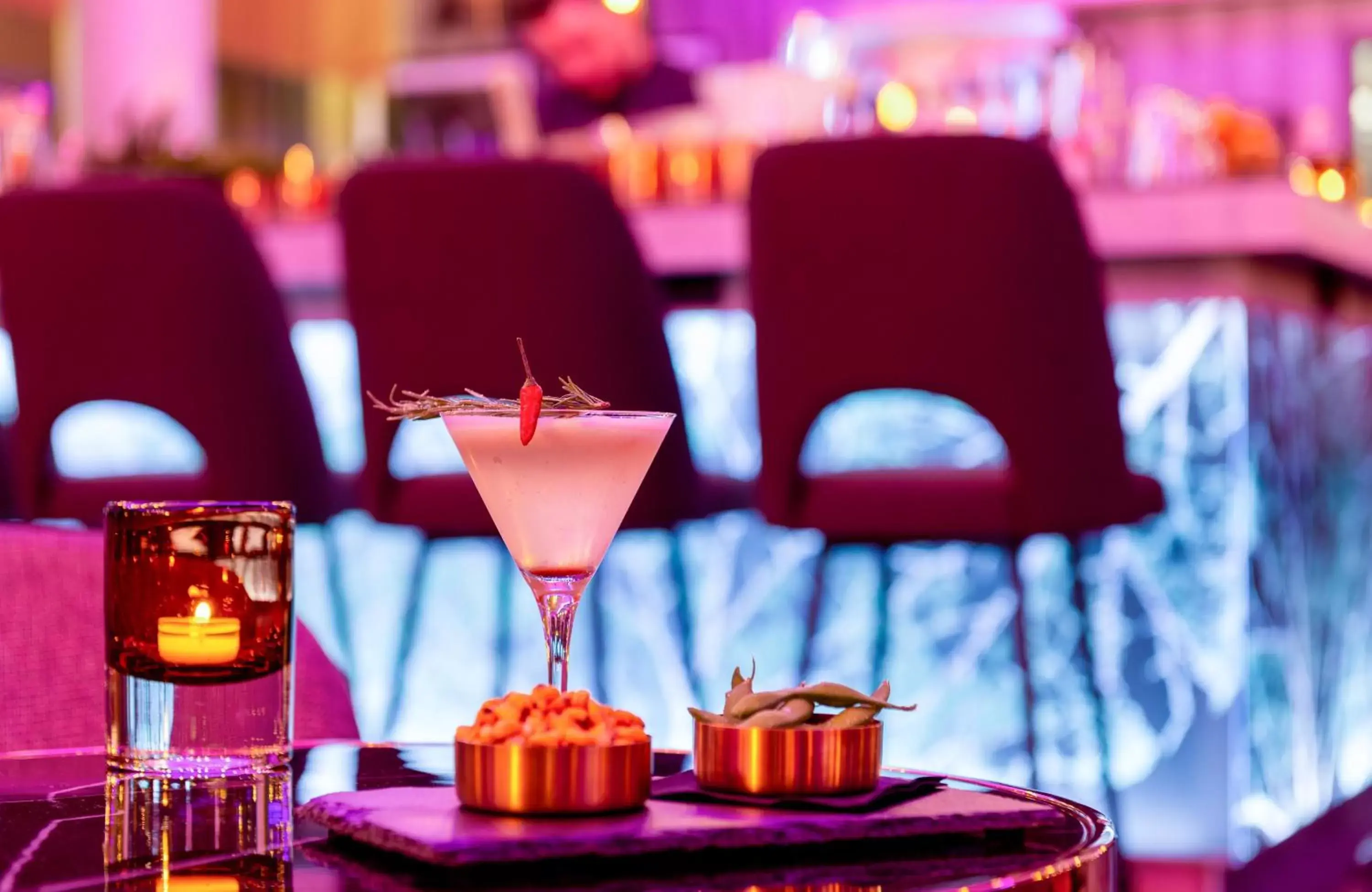 Lounge or bar in Leonardo Hotel Augsburg Lounge or bar in Leonardo Hotel Augsburg