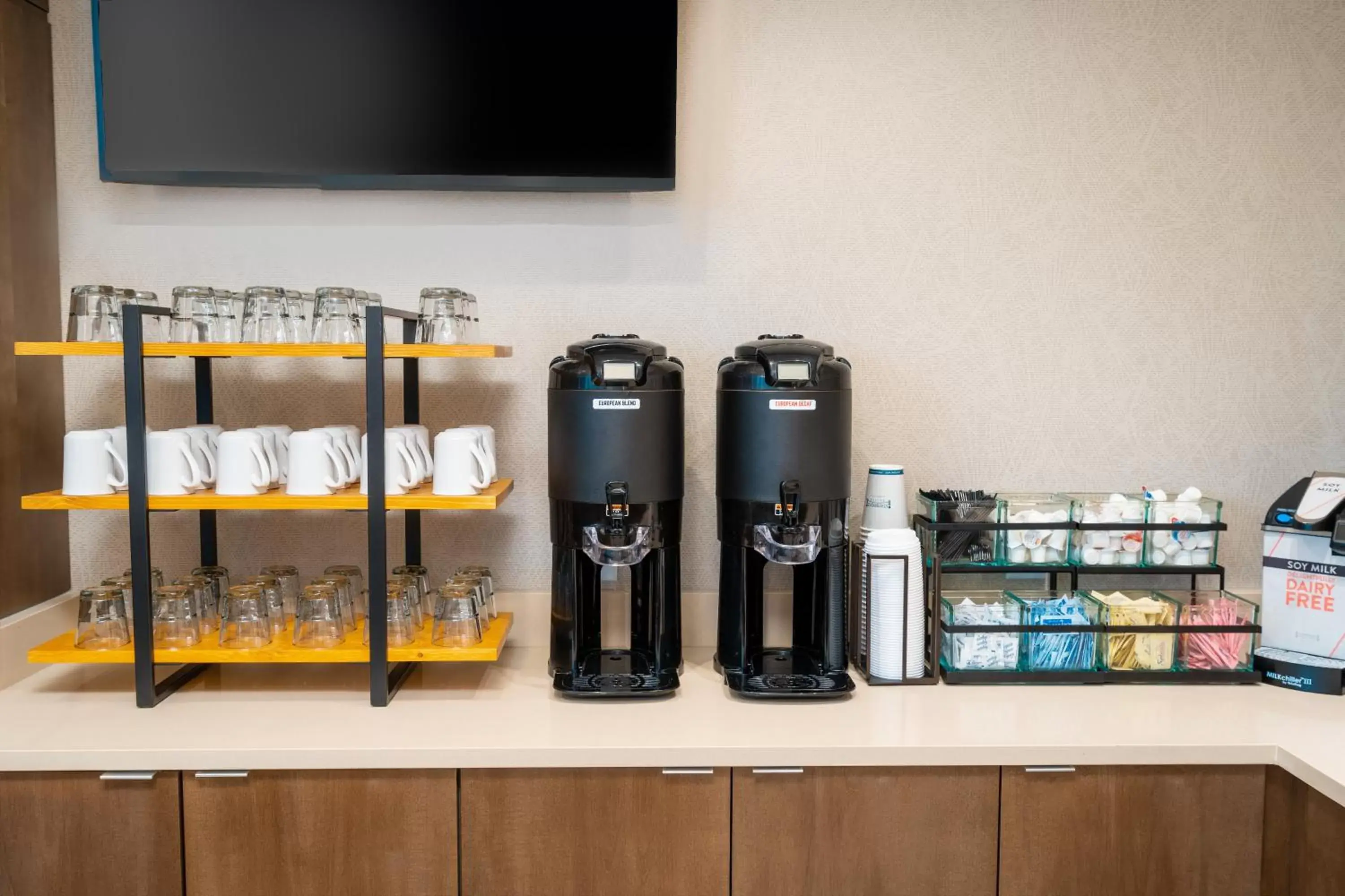 Breakfast, TV/Entertainment Center in Staybridge Suites - Nashville - Franklin, an IHG Hotel