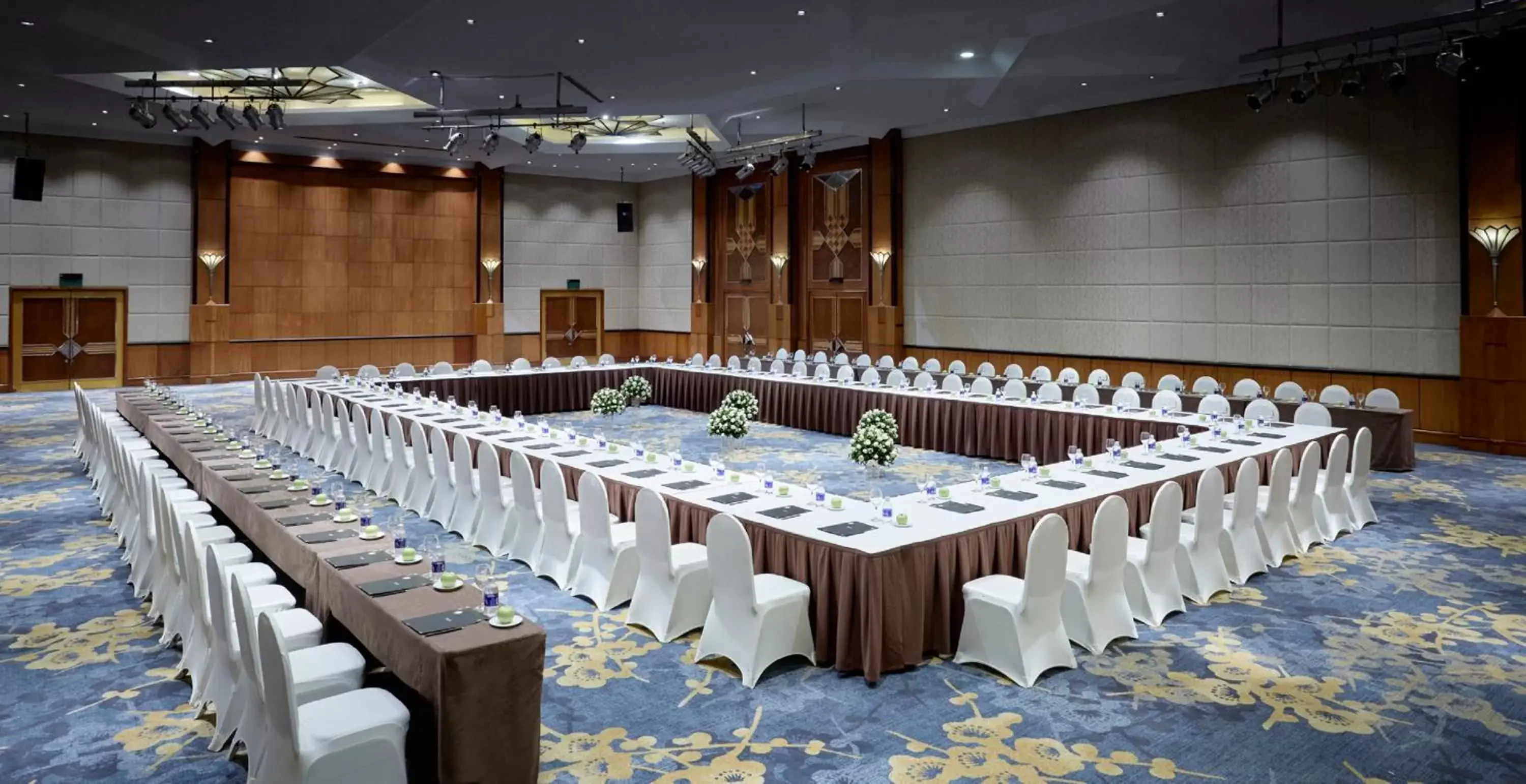 Banquet/Function facilities in Melia Hanoi