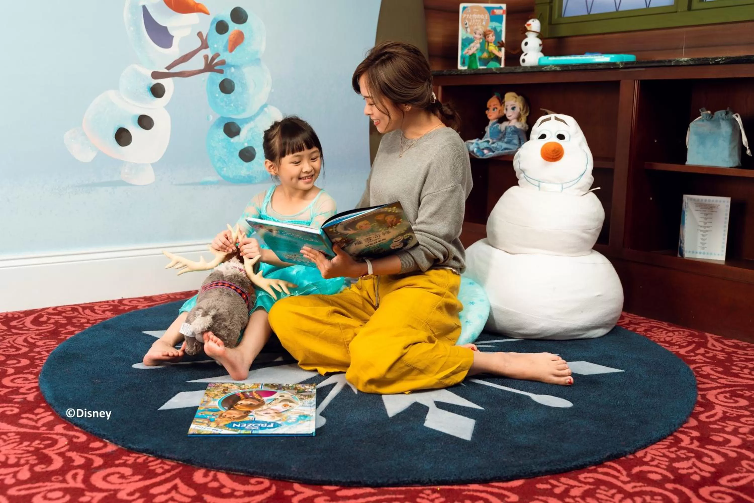 Living room in Hong Kong Disneyland Hotel