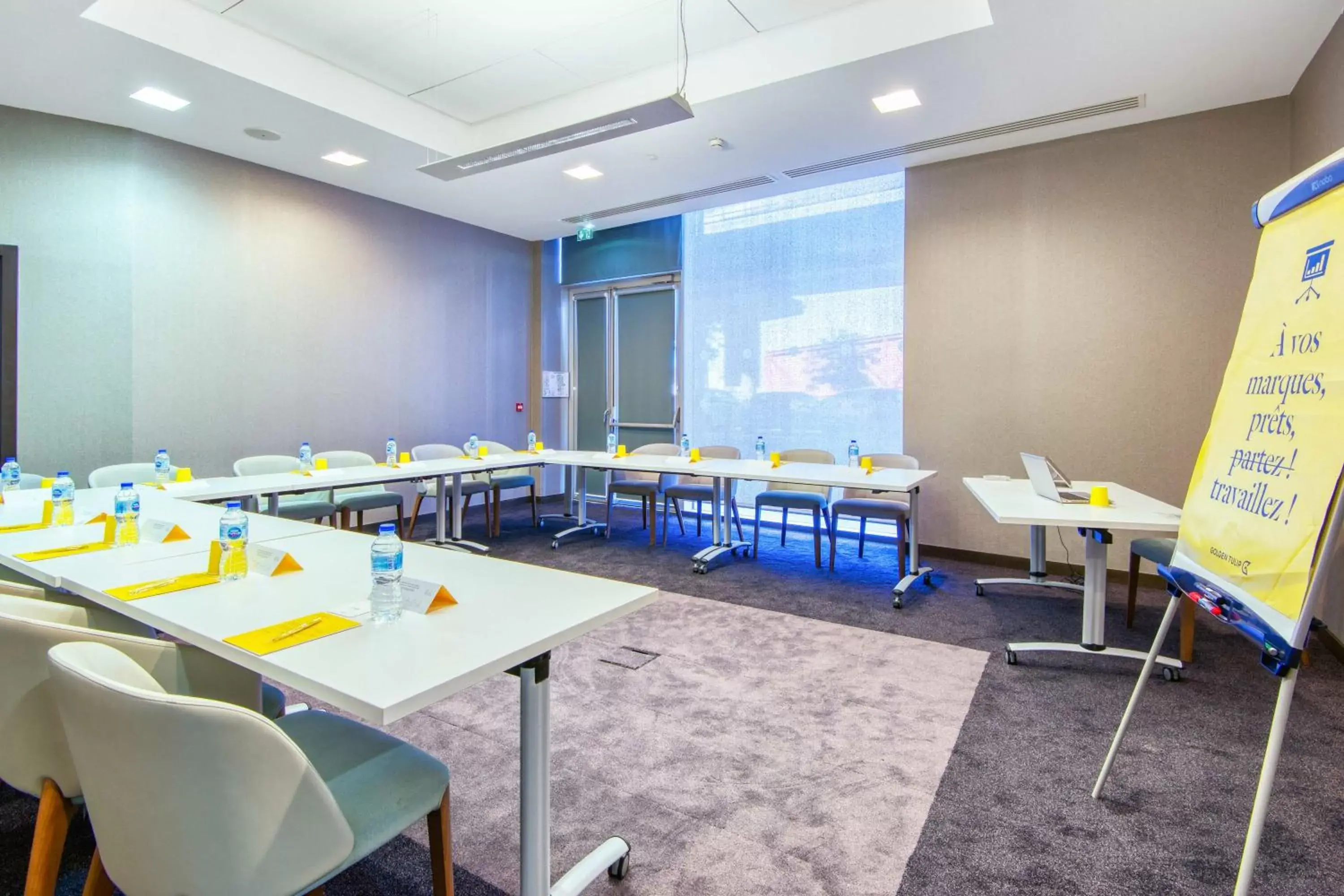 Meeting/conference room in Golden Tulip Marseille Euromed