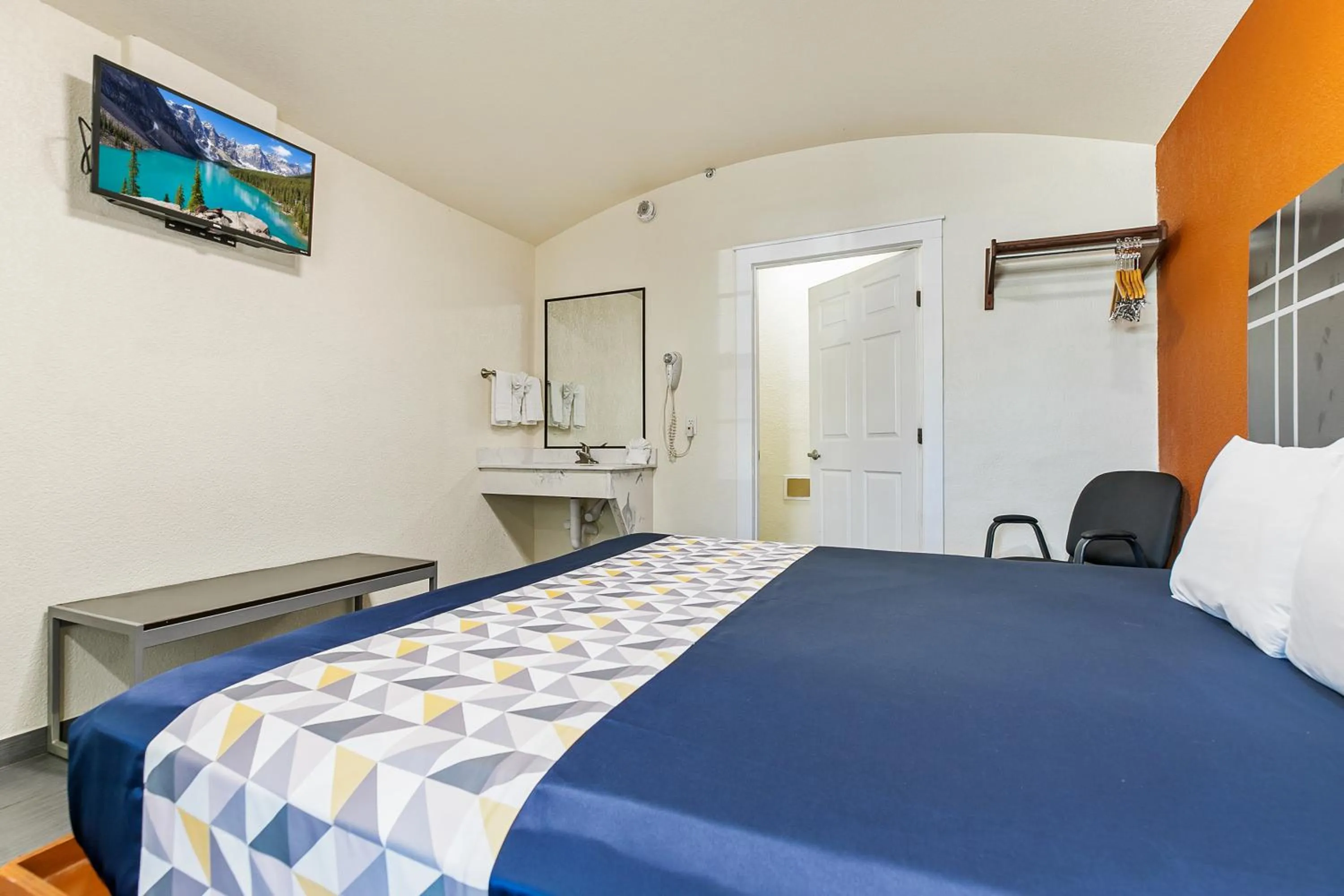 Bed in Lighthouse Inn