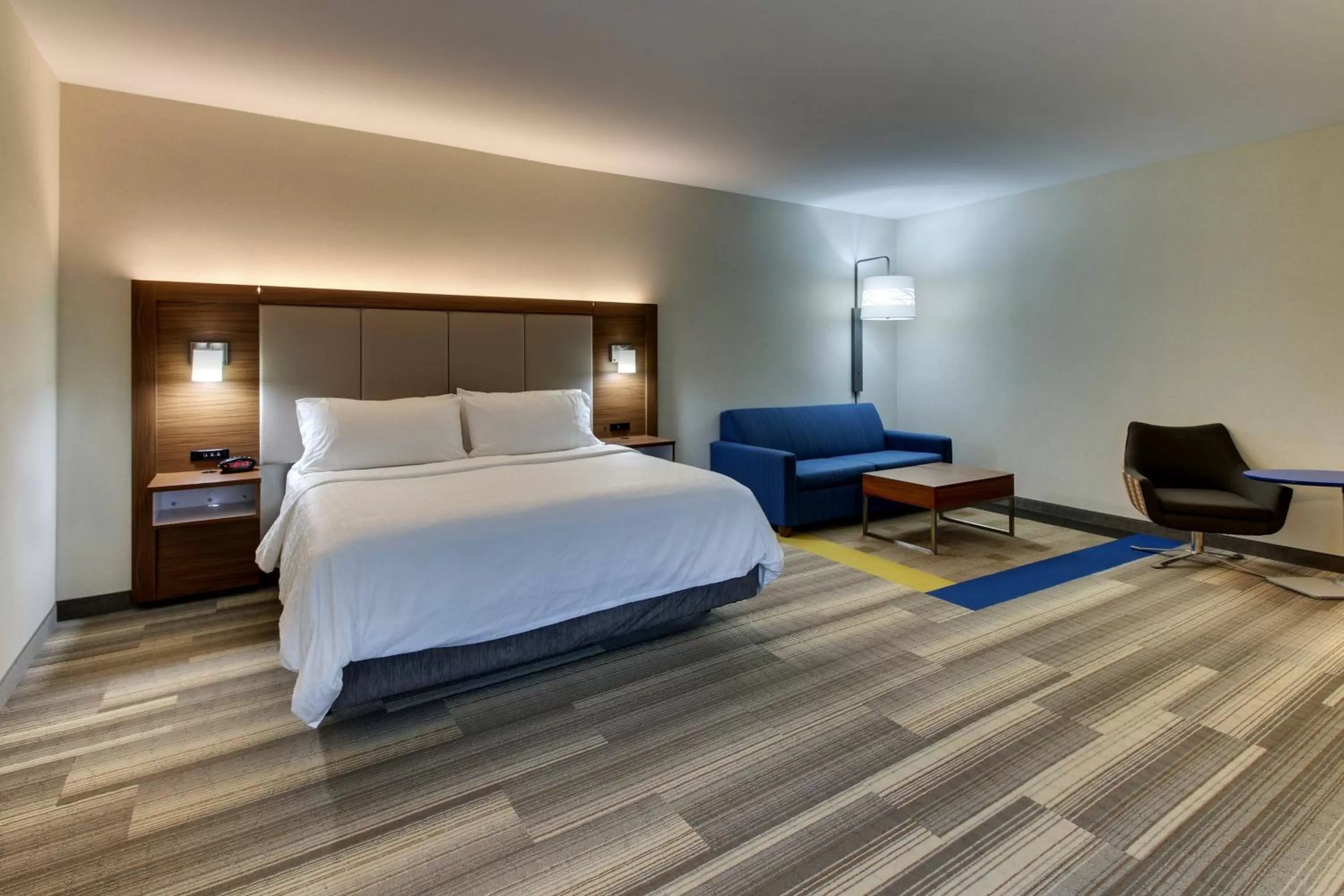 Photo of the whole room, Bed in Holiday Inn Express & Suites Ithaca by IHG