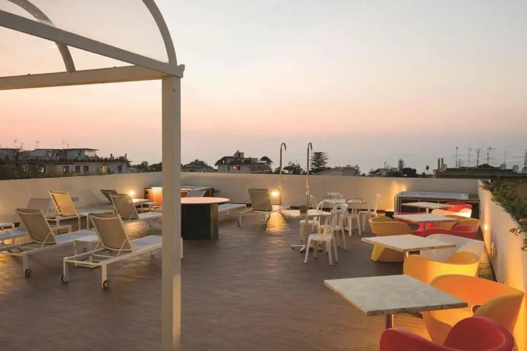 Sea view, Restaurant/Places to Eat in Hotel Club